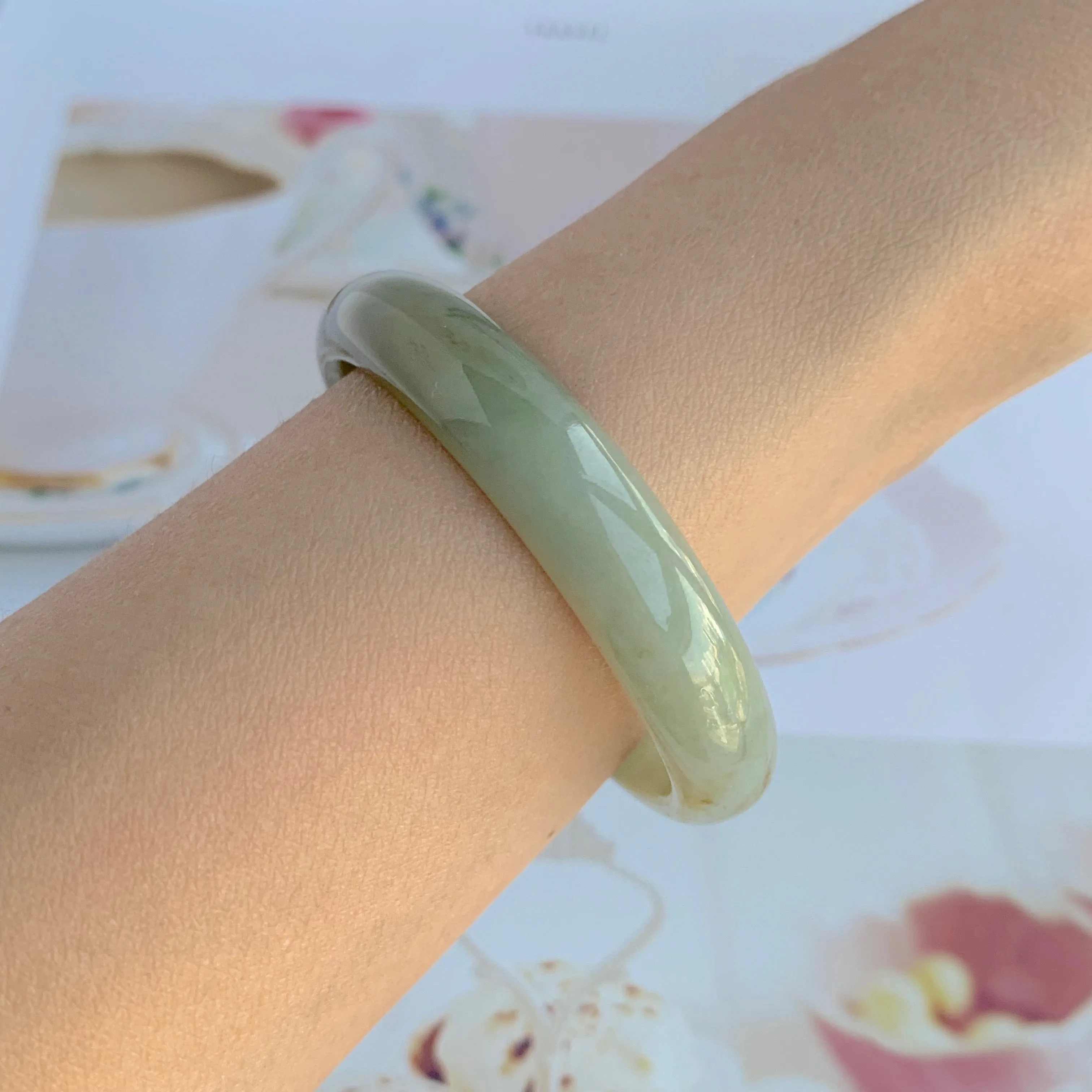 51.7mm A-Grade Jadeite Yellow And Green Modern Oval Bangle No.330001