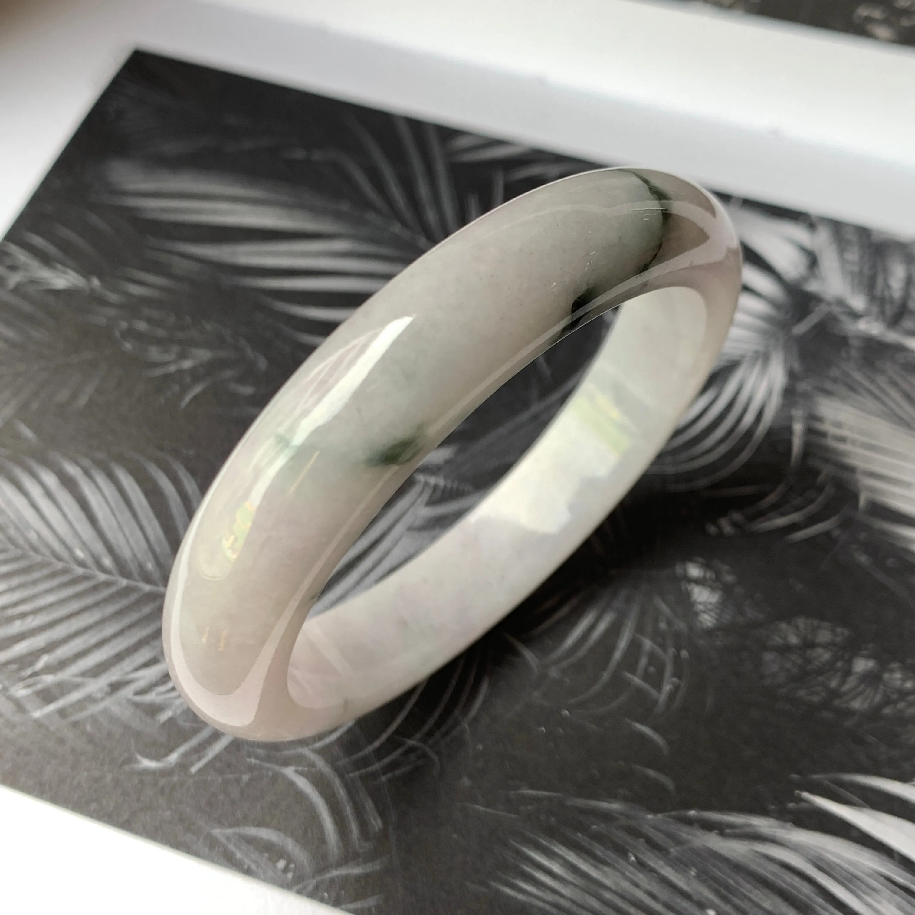 53.9mm A-Grade Natural Light Lavender Green Jadeite Modern Round Bangle No.330089