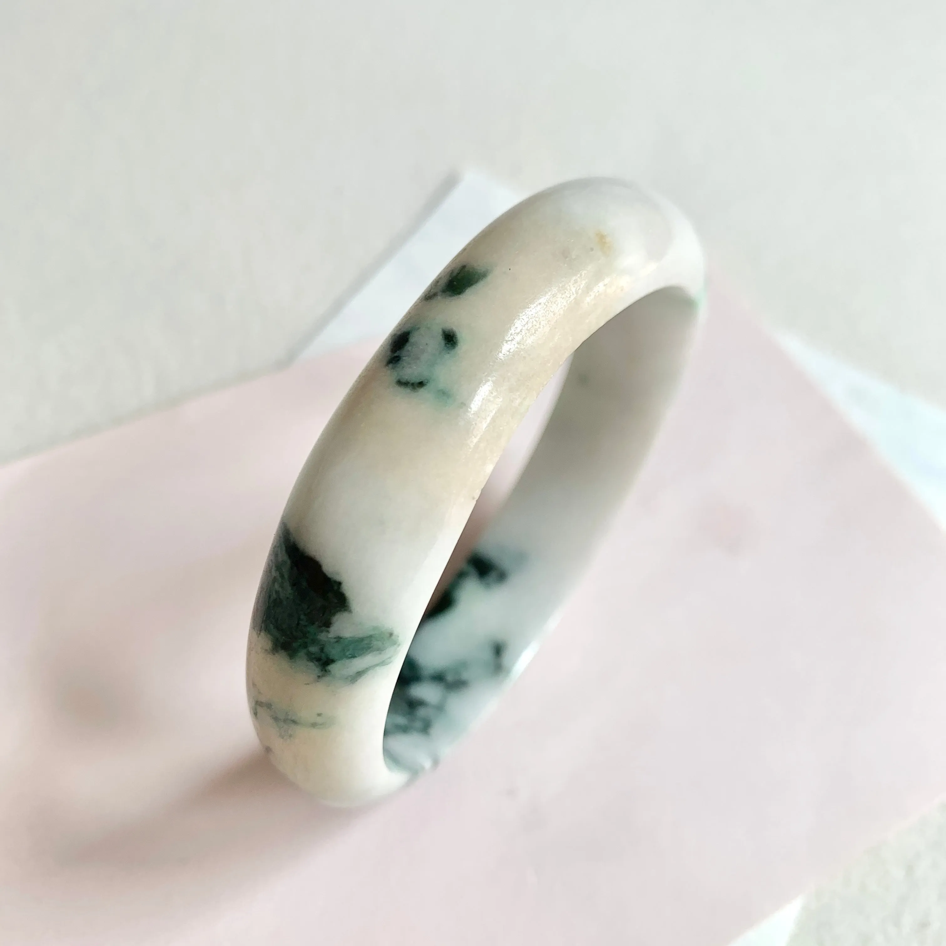 55.3mm A-Grade Natural Floral Modern Round Bangle No. 600172