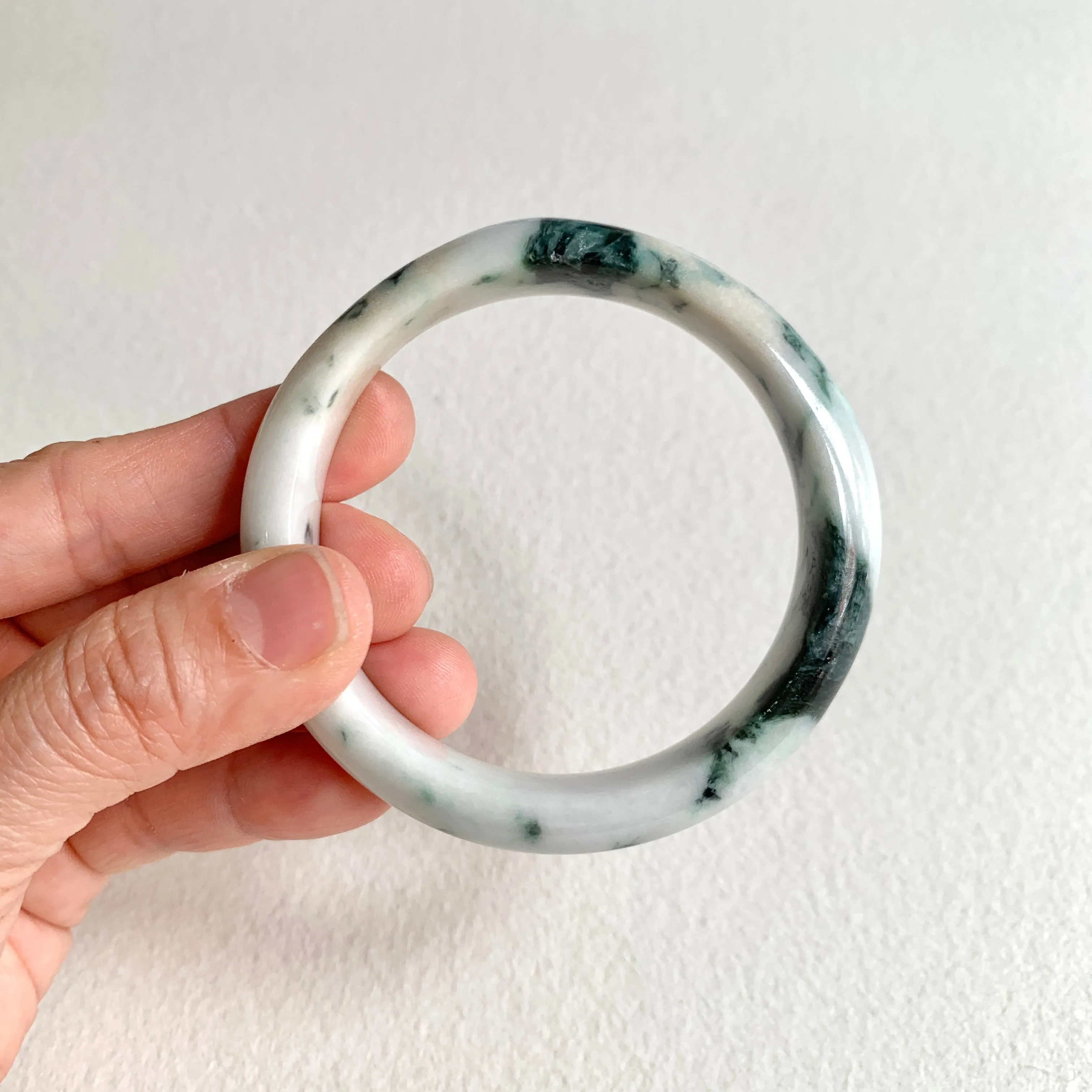 55.3mm A-Grade Natural Floral Modern Round Bangle No. 600172