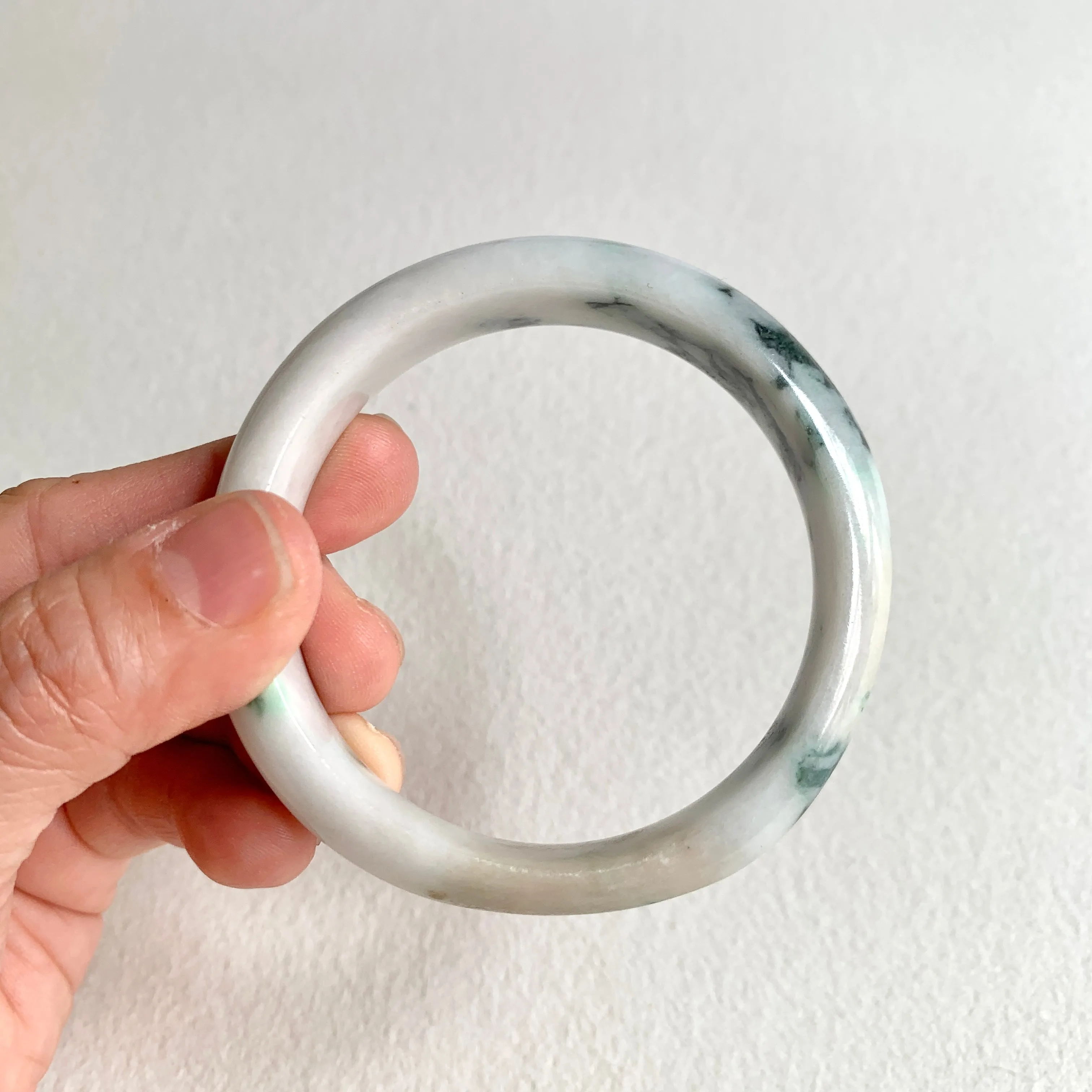 55.3mm A-Grade Natural Floral Modern Round Bangle No. 600172