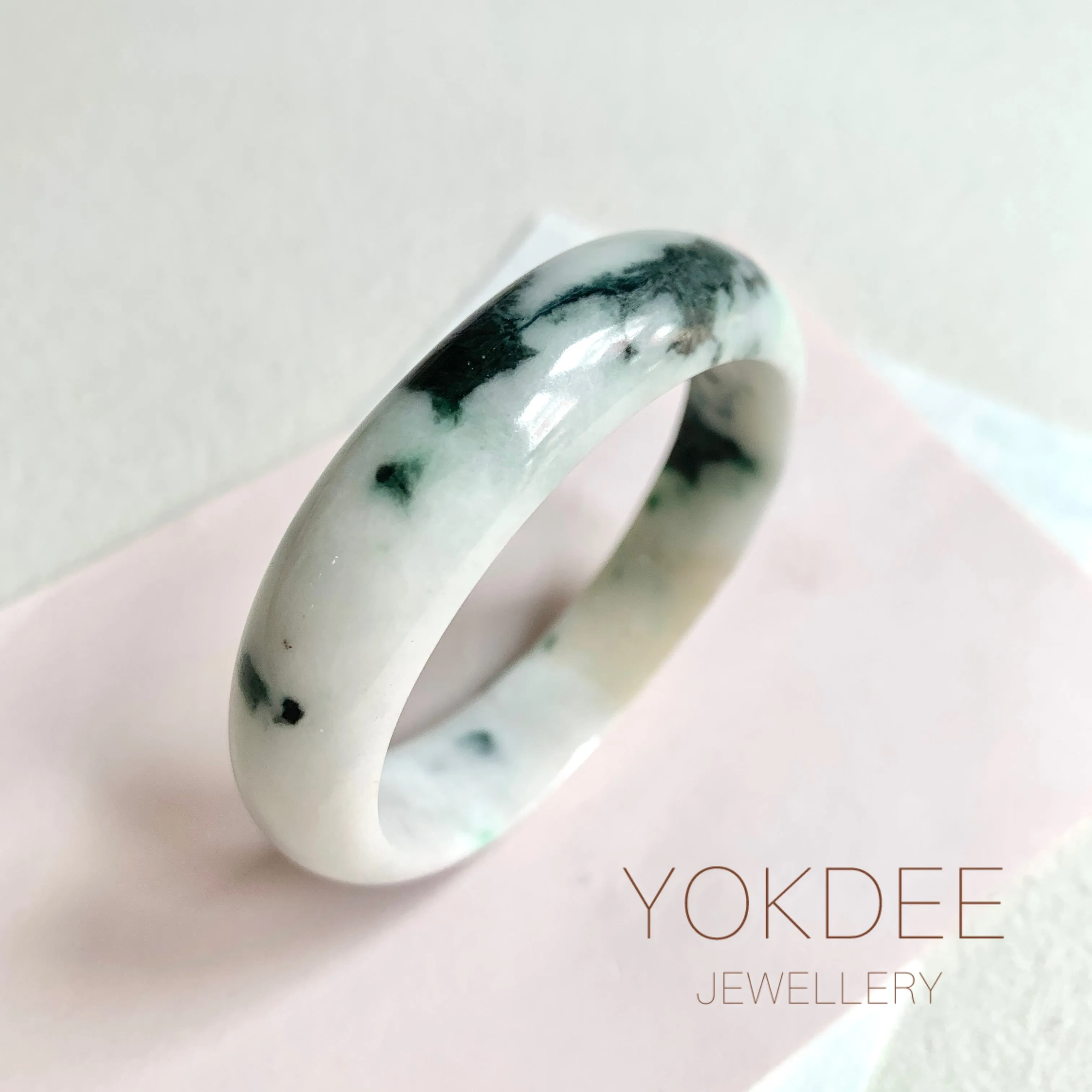 55.3mm A-Grade Natural Floral Modern Round Bangle No. 600172