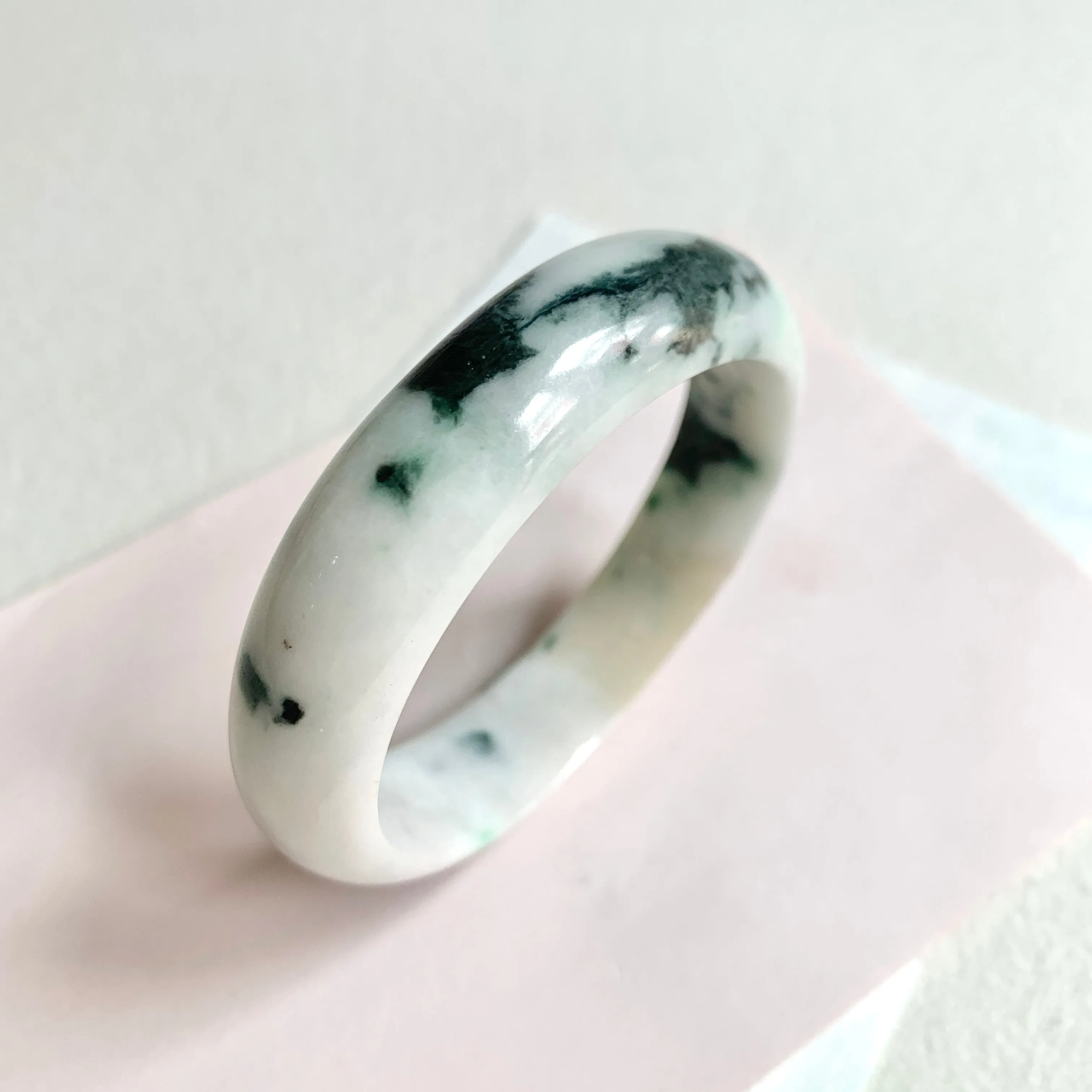 55.3mm A-Grade Natural Floral Modern Round Bangle No. 600172