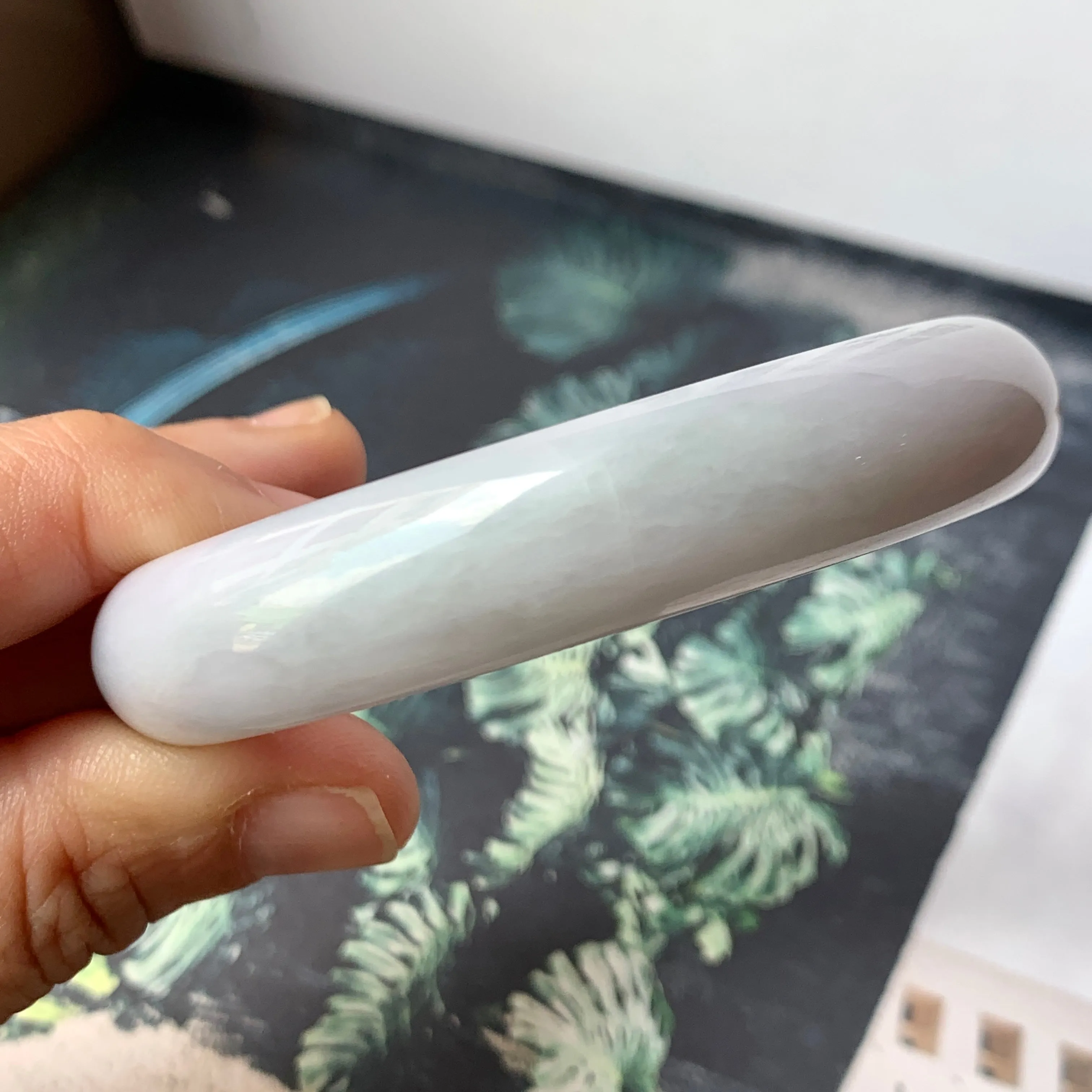 55.3mm A-Grade Natural Light Lavender Green Jadeite Modern Oval Bangle No.330085