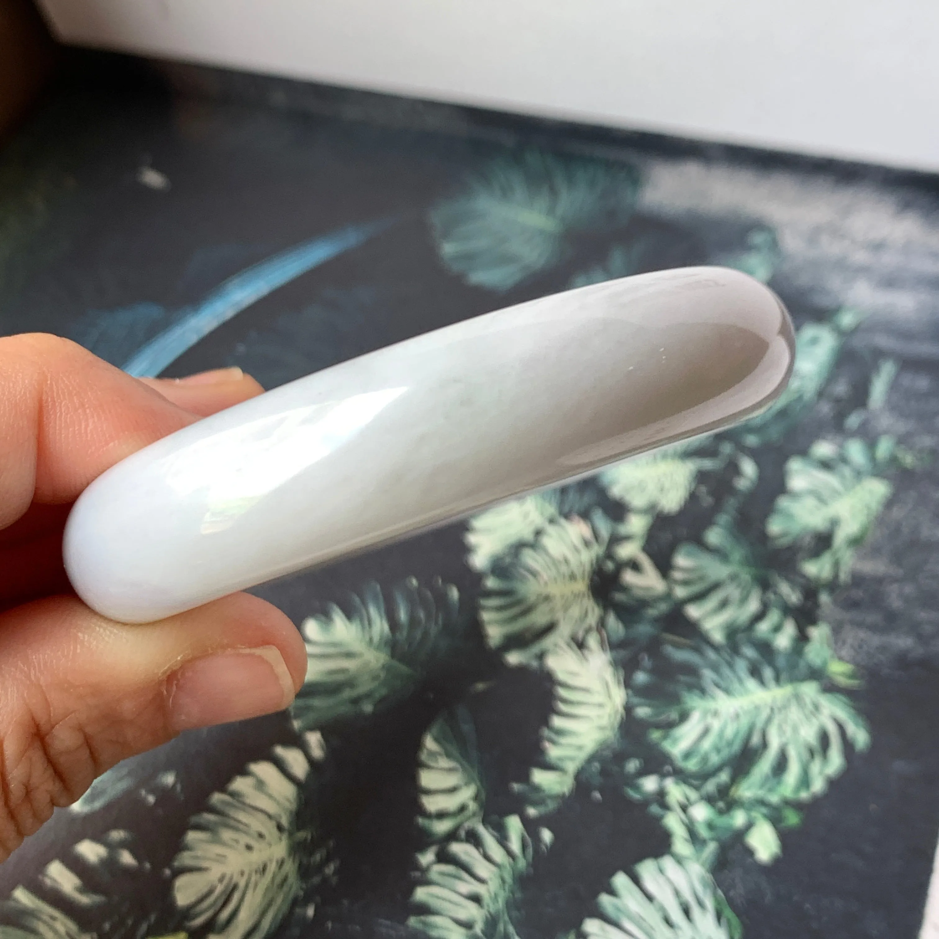 55.3mm A-Grade Natural Light Lavender Green Jadeite Modern Oval Bangle No.330085