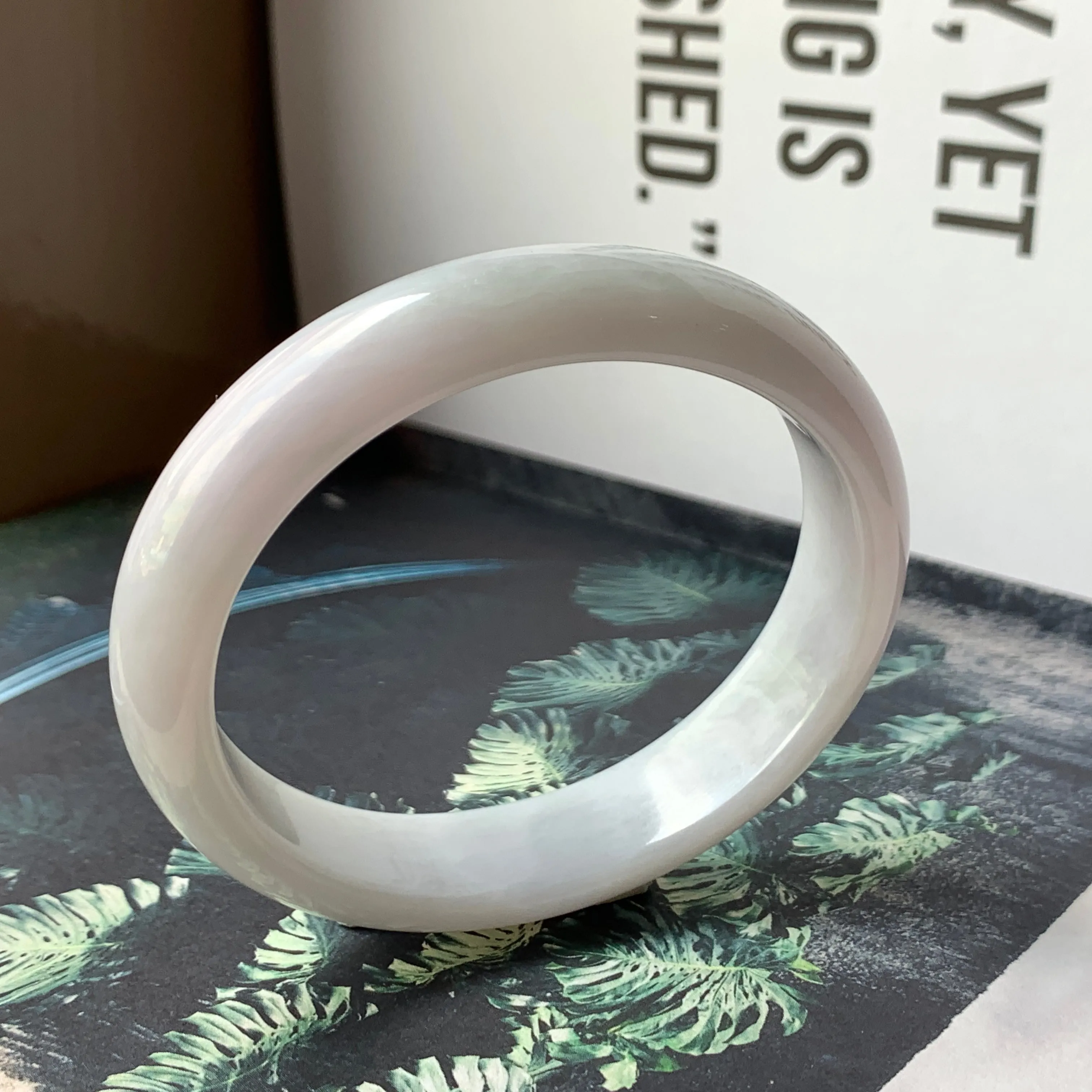55.3mm A-Grade Natural Light Lavender Green Jadeite Modern Oval Bangle No.330085