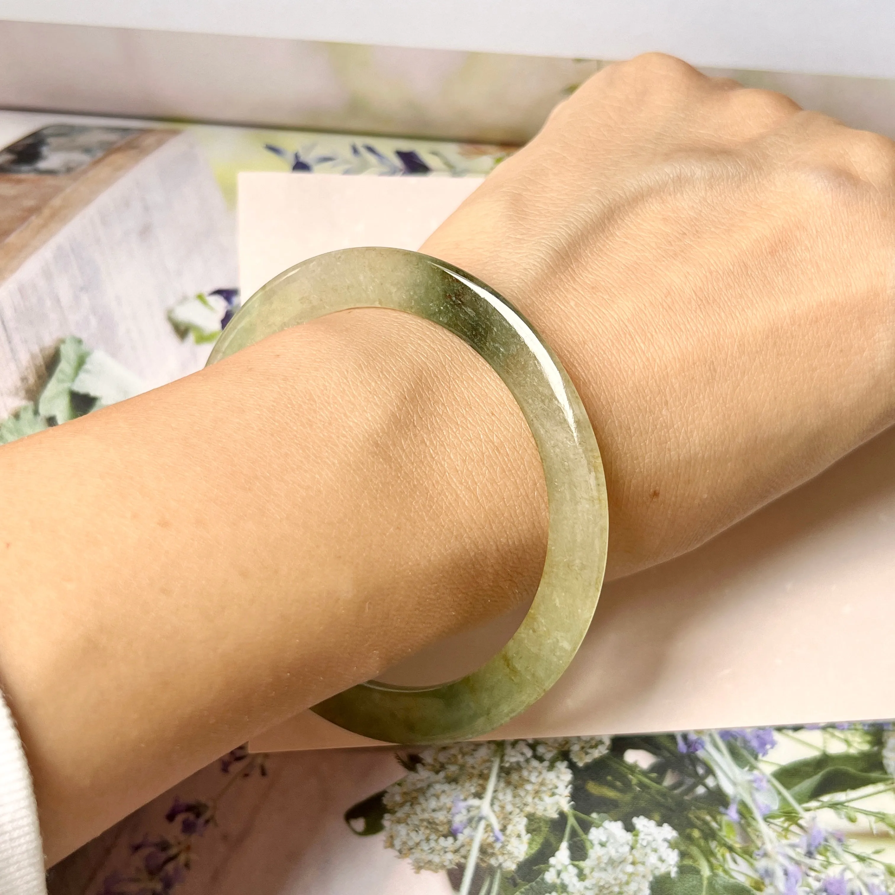 55mm A-Grade Natural Yellowish Green Jadeite Modern Round Bangle No. 152017