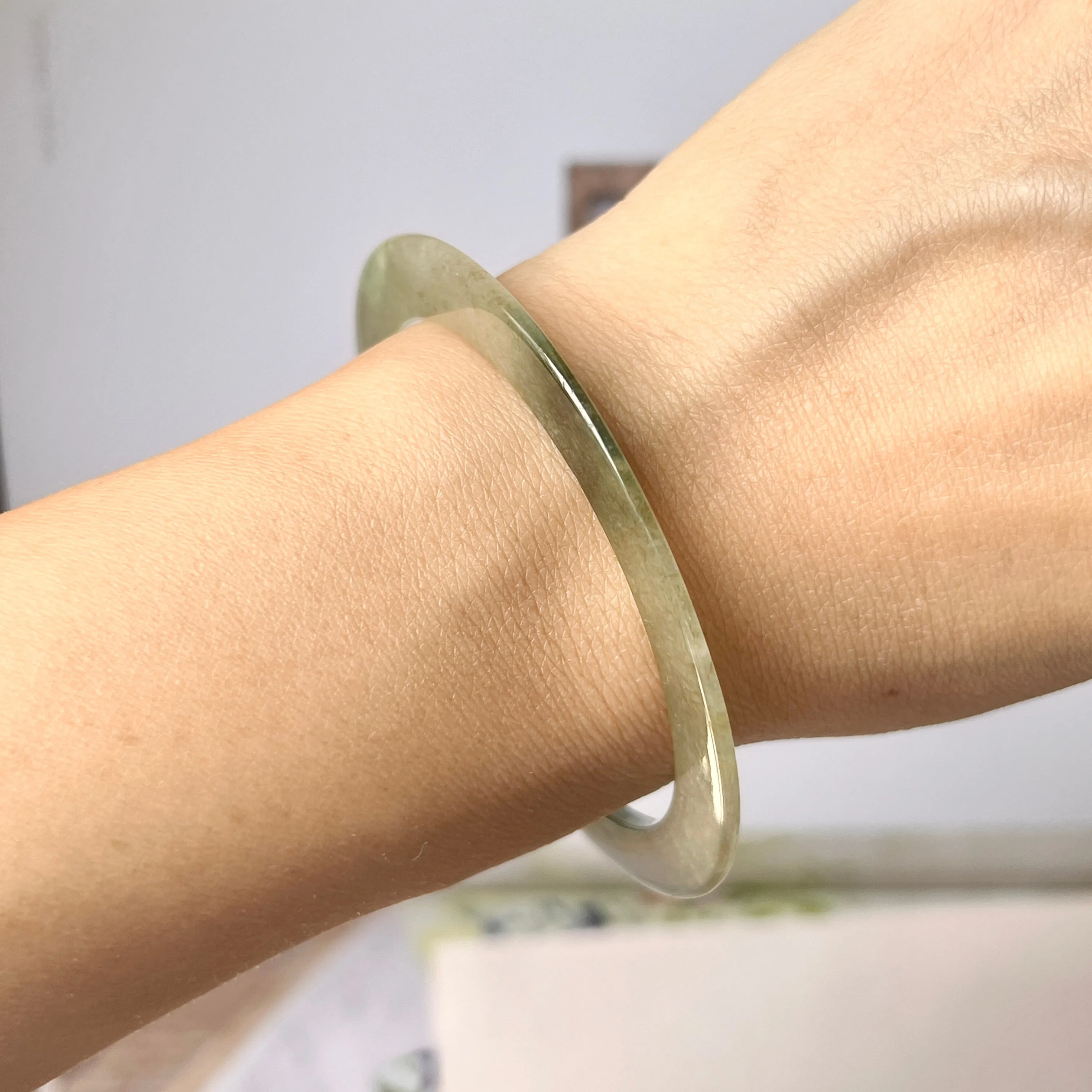 55mm A-Grade Natural Yellowish Green Jadeite Modern Round Bangle No. 152017