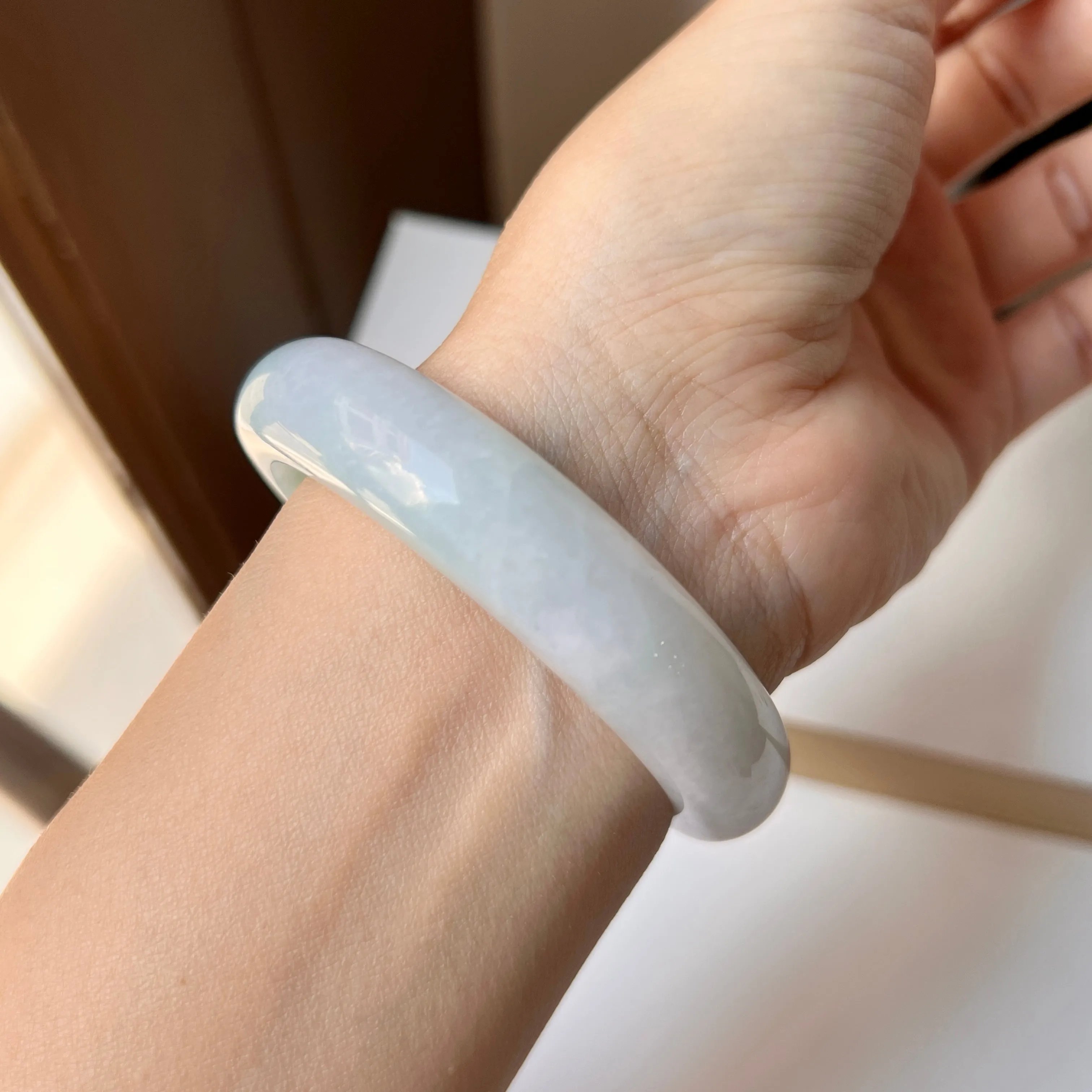 56mm A-Grade Natural Lavender Green Jadeite Modern Round Bangle No.151999