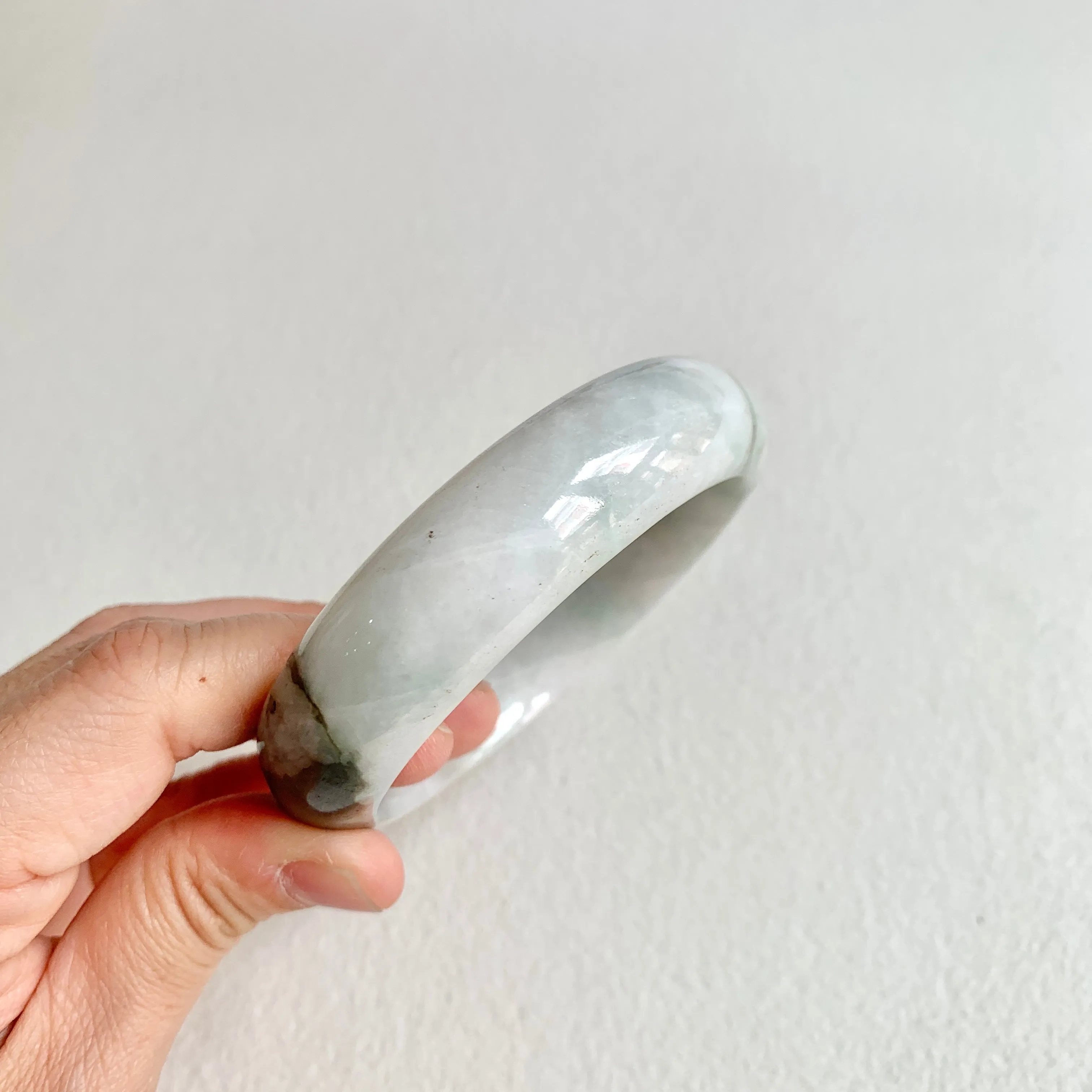 58.2mm A-Grade Natural Light Green Modern Round Bangle No. 600168