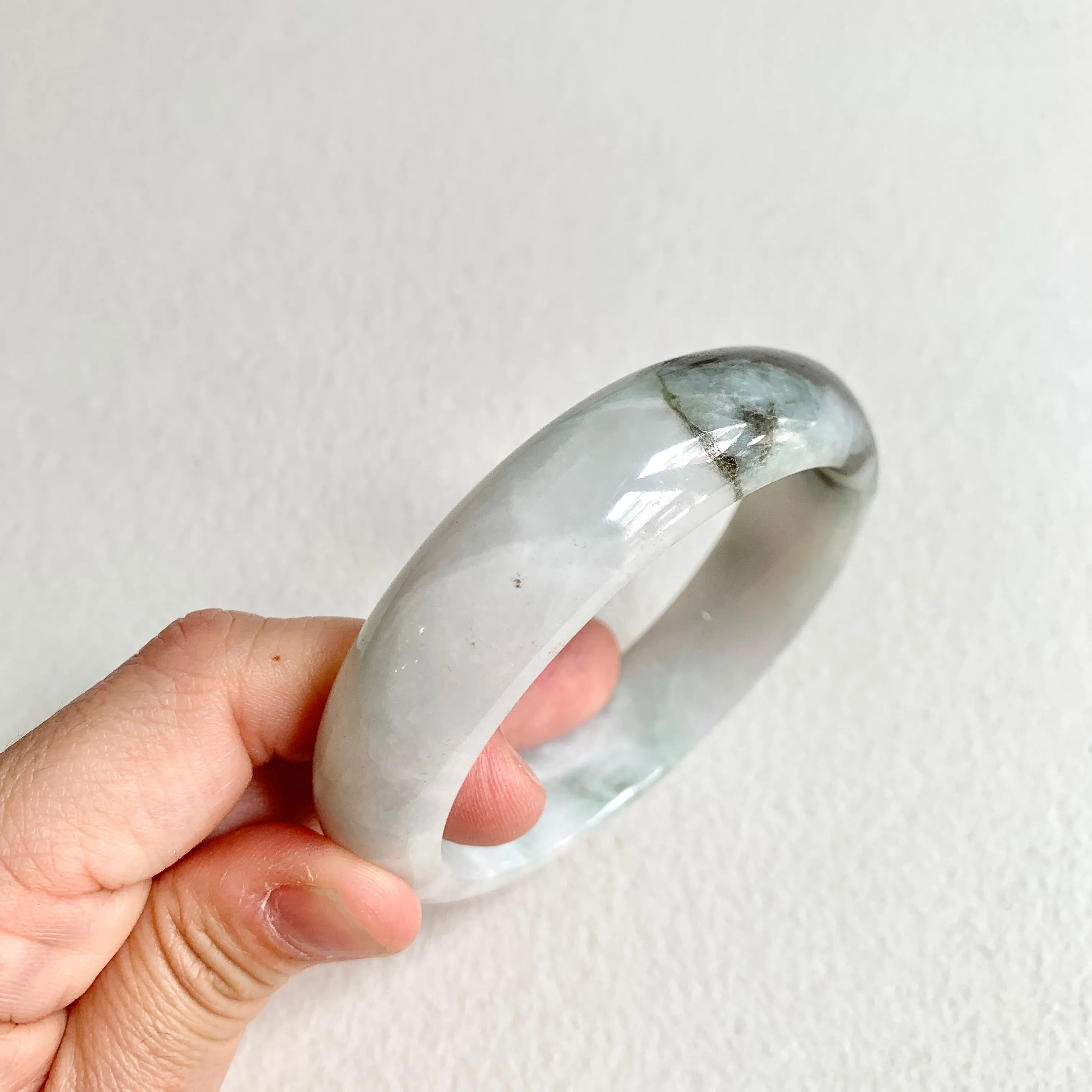 58.2mm A-Grade Natural Light Green Modern Round Bangle No. 600168