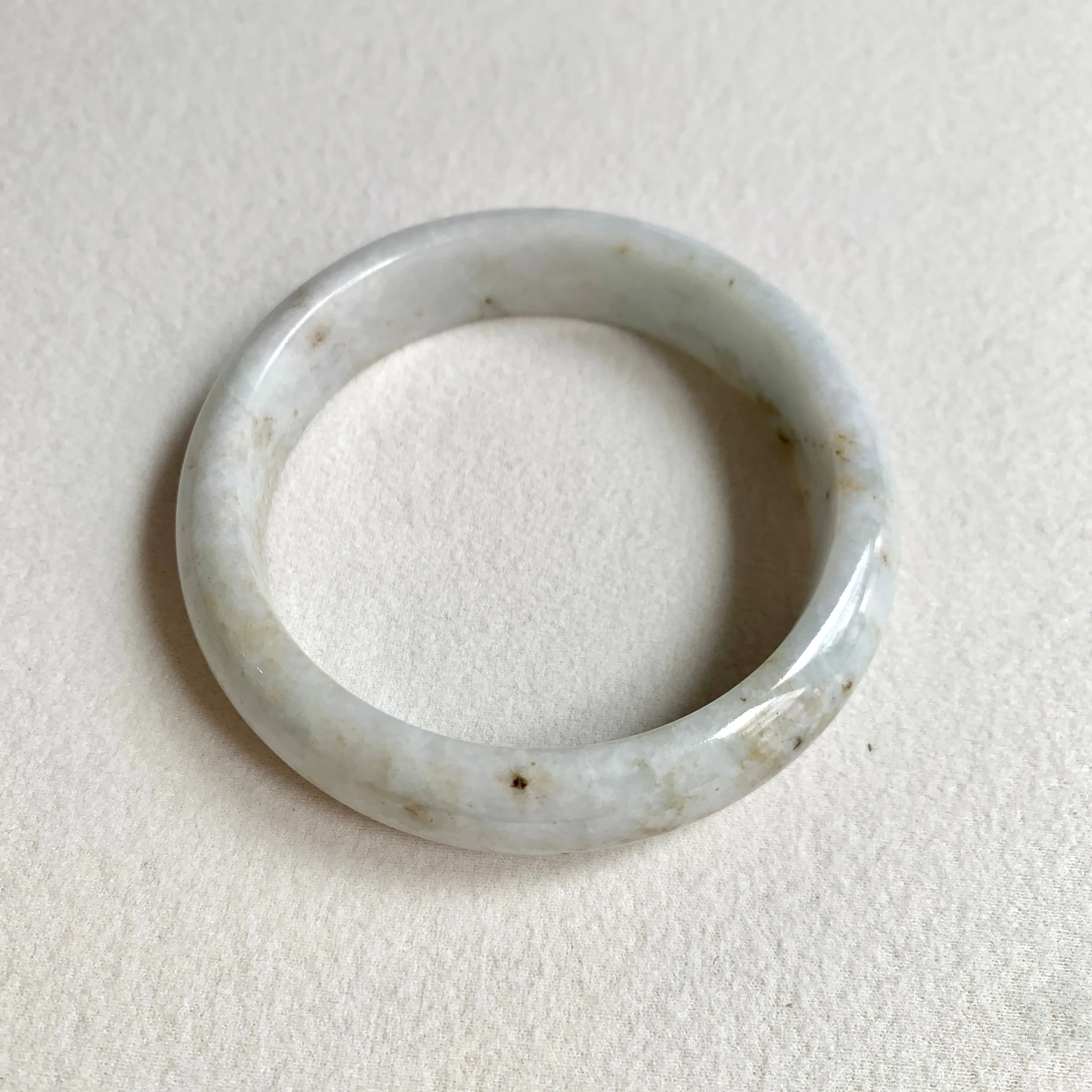58.3mm A-Grade Natural White Modern Round Bangle No. 600162