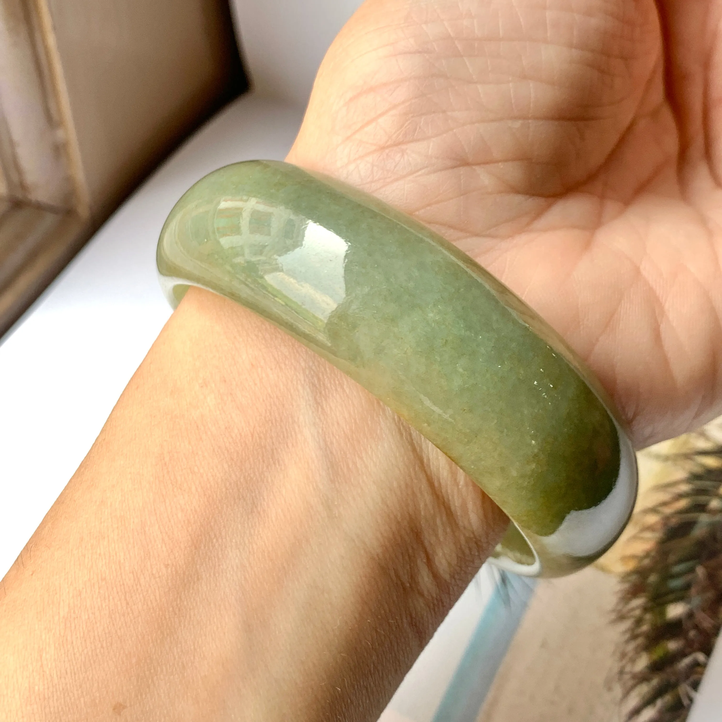 58mm A-Grade Natural Yellowish Green Jadeite Modern Round Bangle No.151101