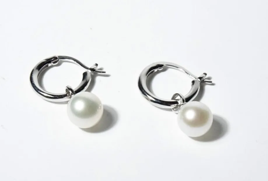7mm-8mm Versatile Freshwater White Pearl Huggie Earrings