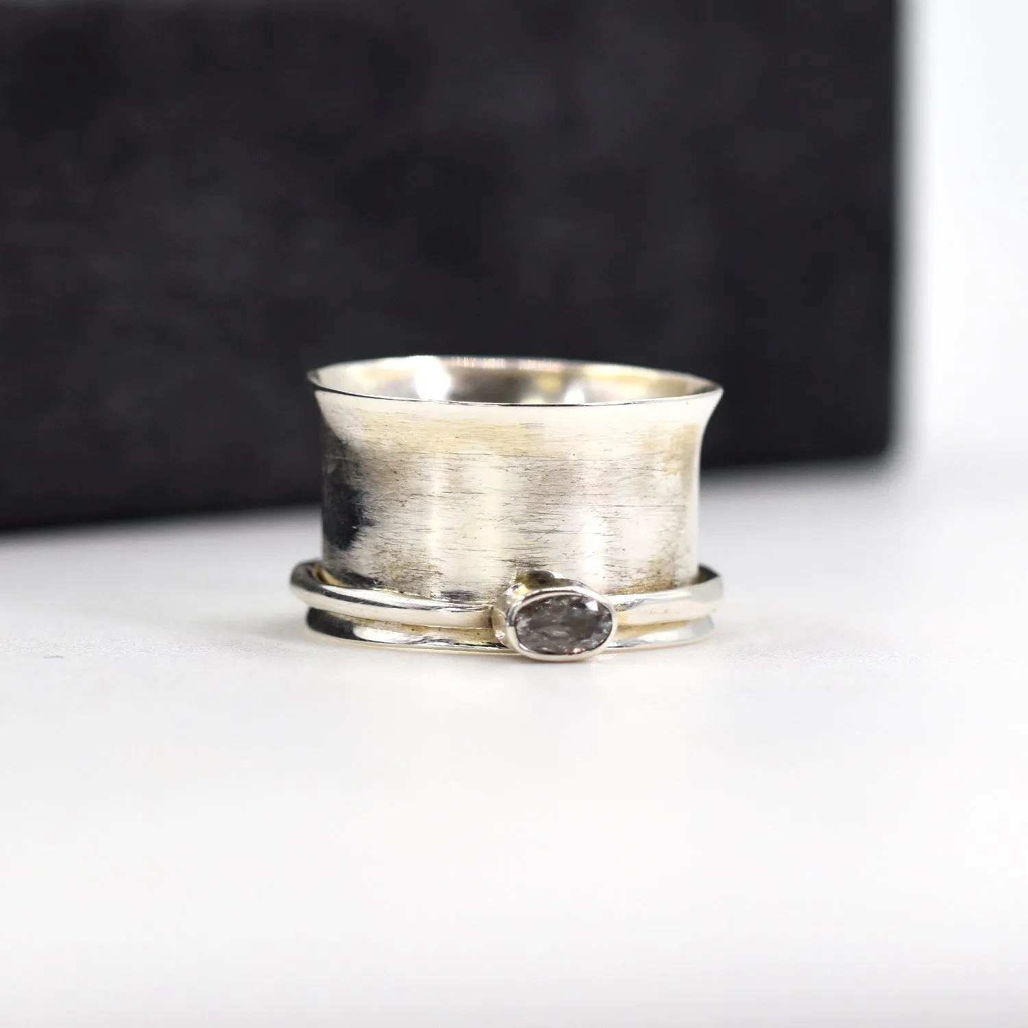 925 Silver ring with CZ crystal spinning band