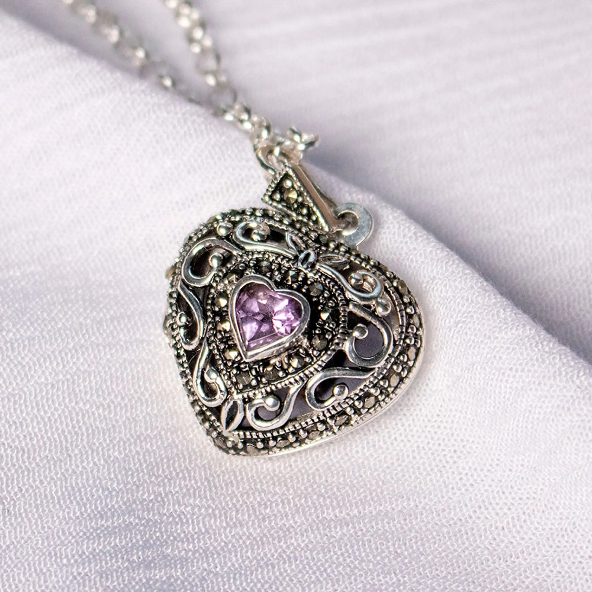 Amethyst Vintage Heart Locket Silver   Photos