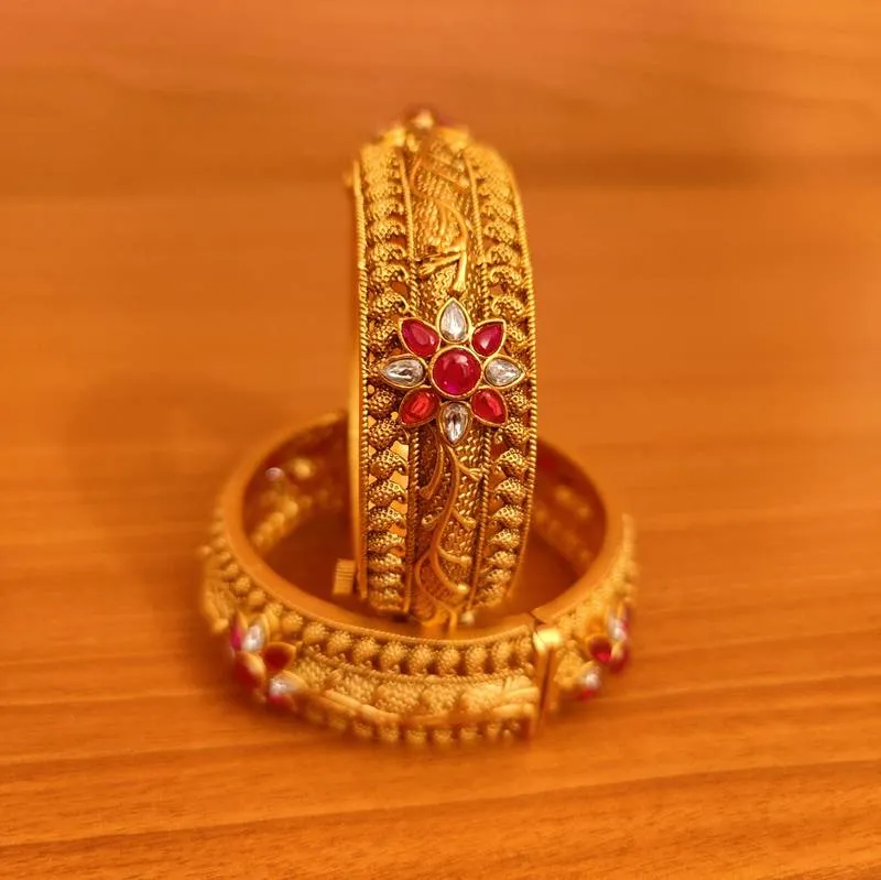 ANTIQUE GOLD LOOK RUBY KUNDAN LOOK OPENABLE BANGLES