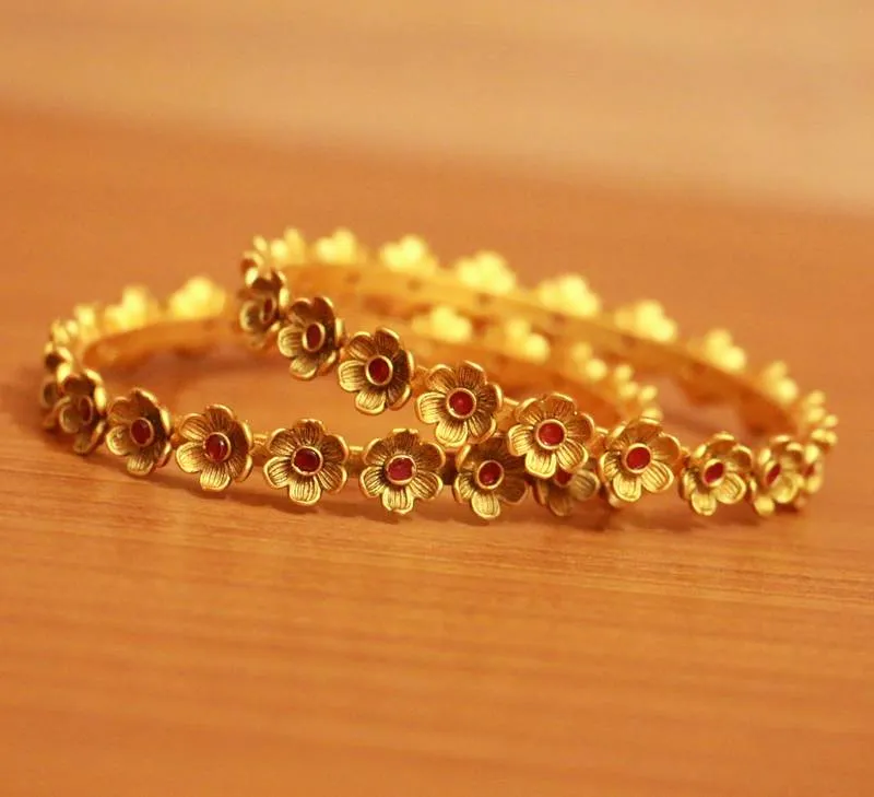 ANTIQUE MATT GOLD FLOWER PATTERN RUBY BANGLES