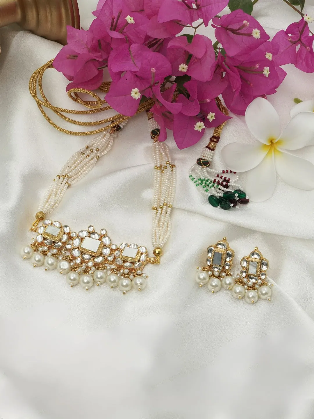 Avika Pachi Kundan Choker Set with Earrings