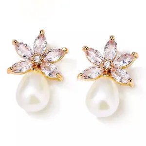 Bella Gold Flower & Pearl Stud Earrings