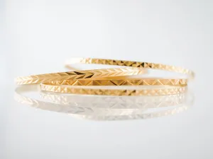 Bracelet Engraved Bangles Modern in 18k Yellow Gold