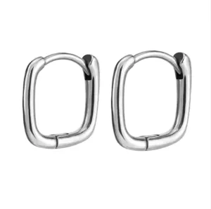 Cuadro Huggies- Chic Mini Hoops with a Twist