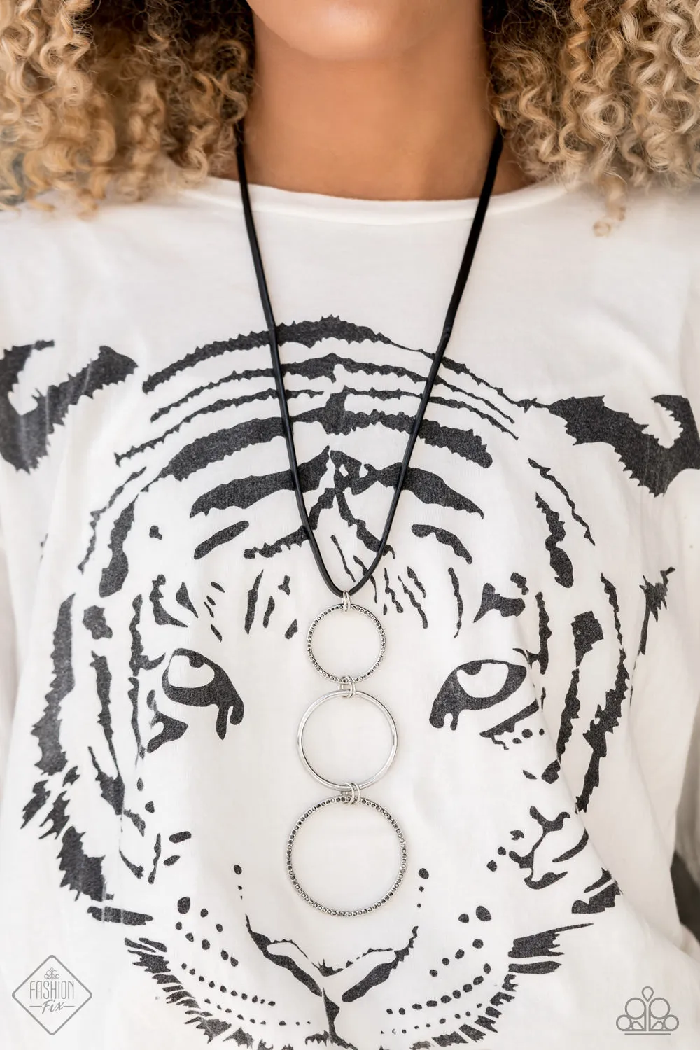 Curvy Couture - Silver Paparazzi Necklace