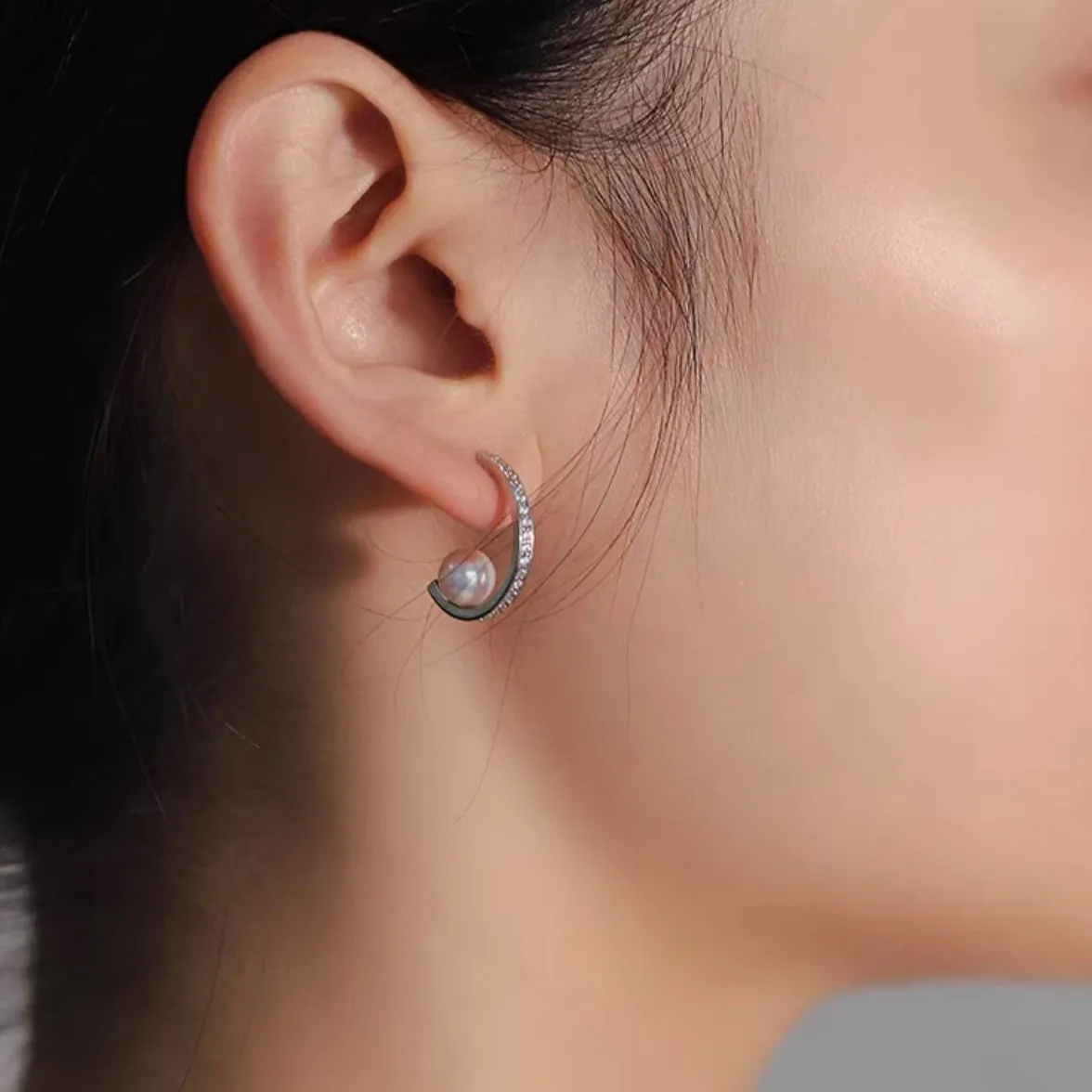 Dazzling Semi-Circular Hoop Diamond Pearl Earrings