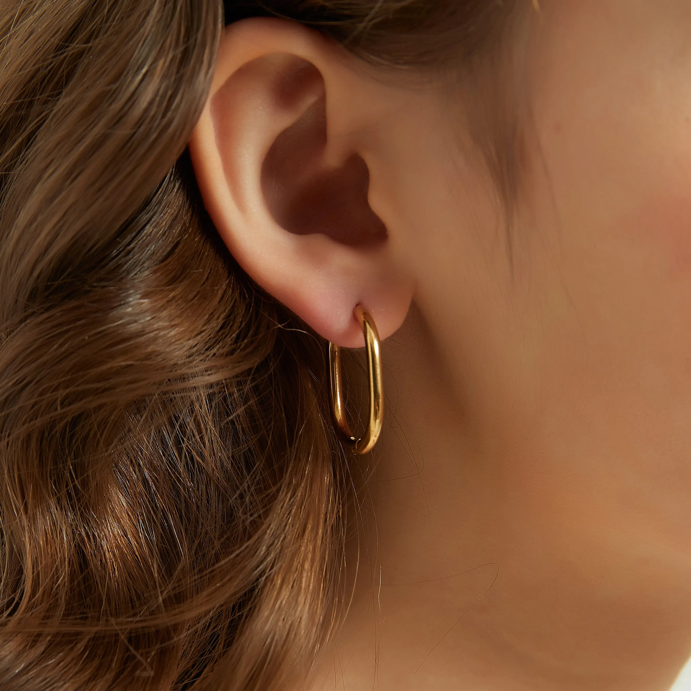 E080 thin oval rectangular hoop earrings