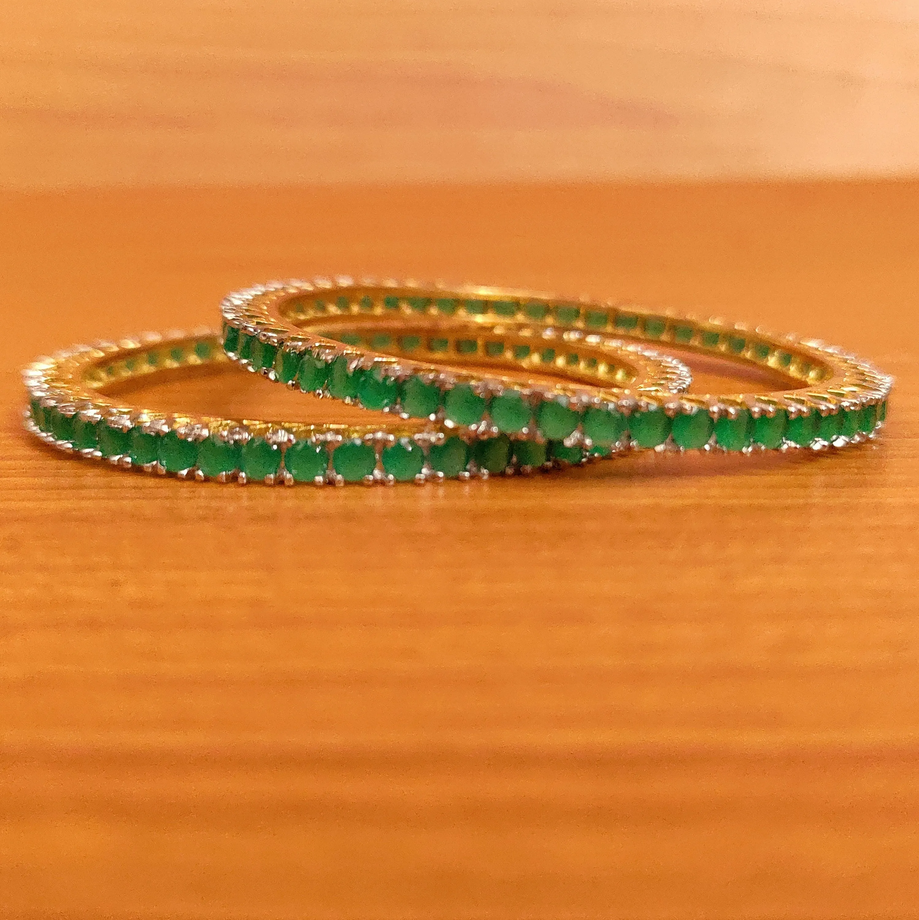 EMERALD LOOK GOLD PLATED SINGLE LINE BANGLES