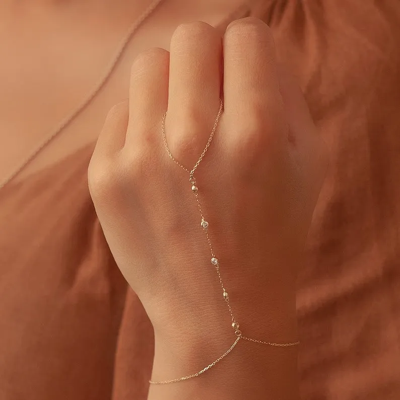 Evelyne Gold Chain Bracelet