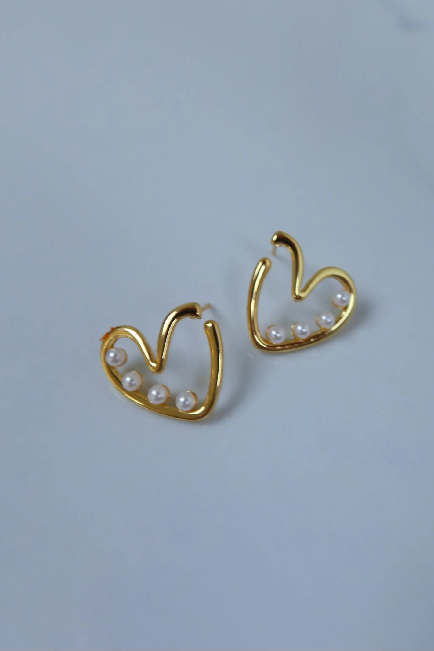 Gold Open Pearl Heart Earring