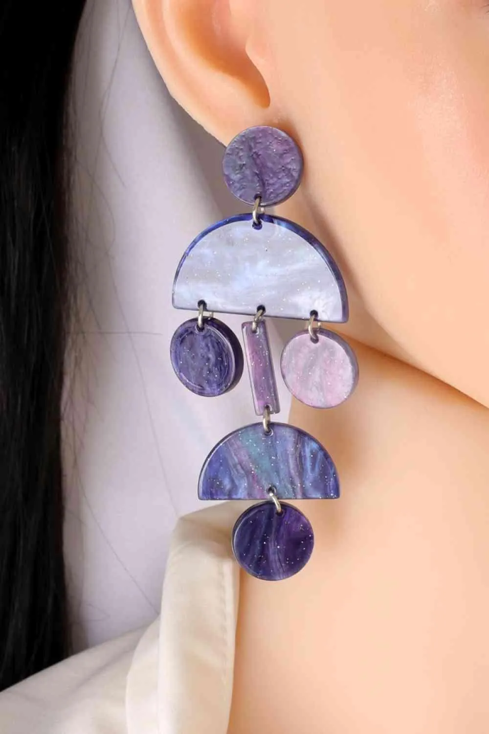 Graceful Vibe Geometric Dangle Earrings