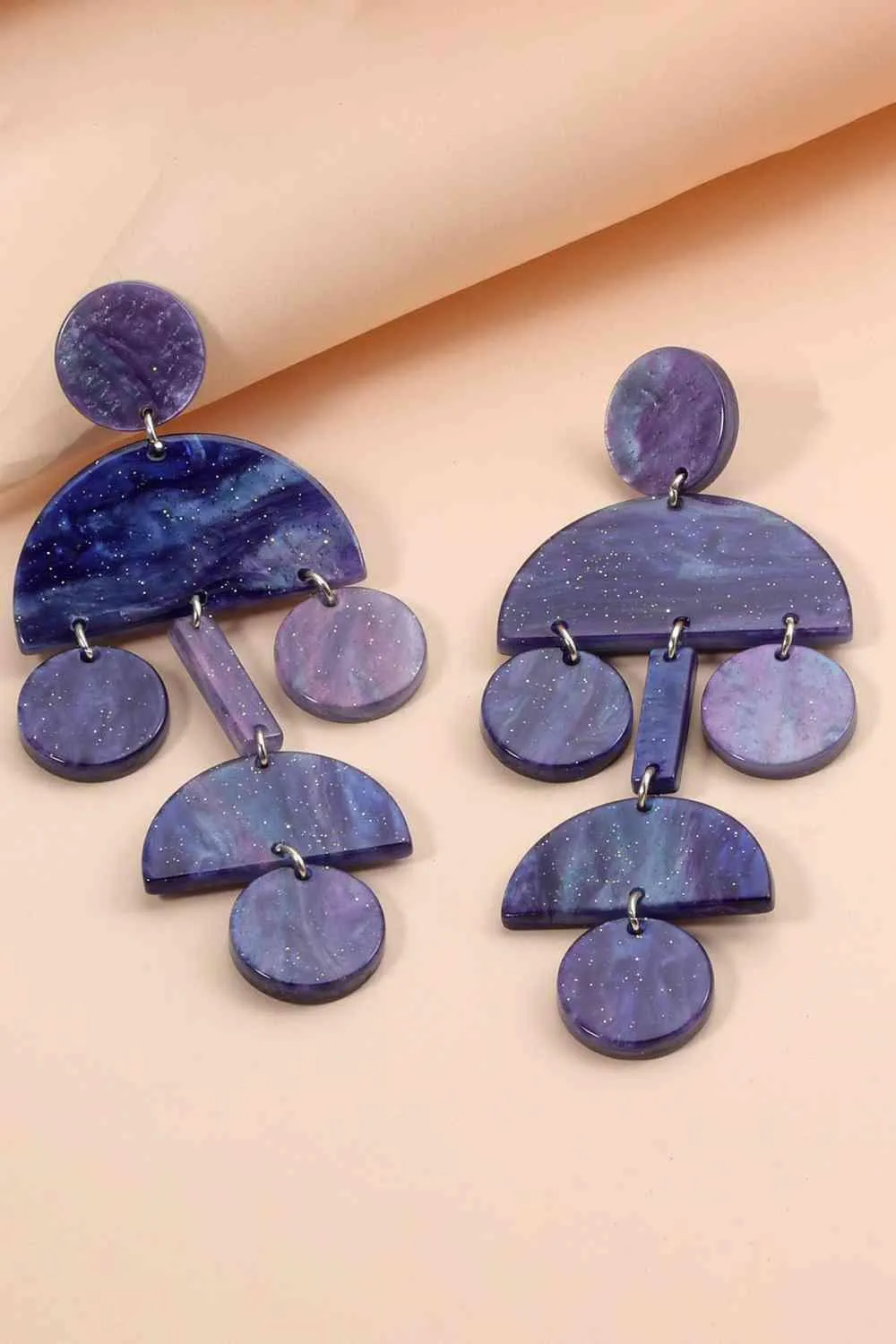 Graceful Vibe Geometric Dangle Earrings
