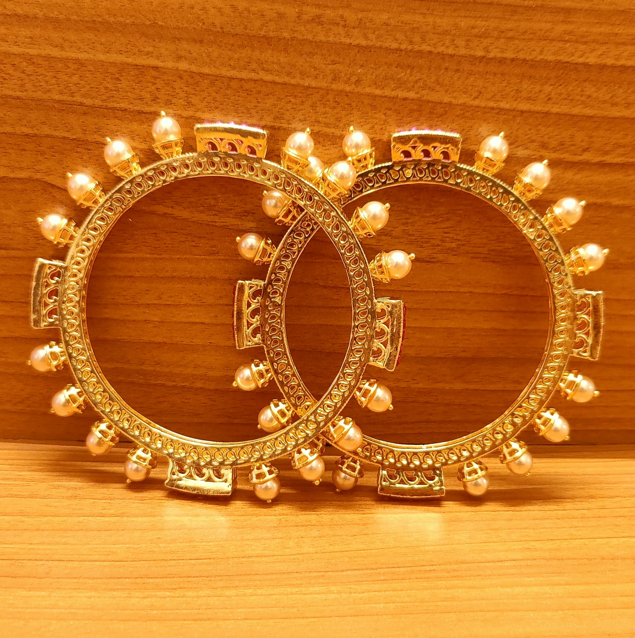 RUBY & PEARL GOLD PLATED PACHELI LOOK BANGLES