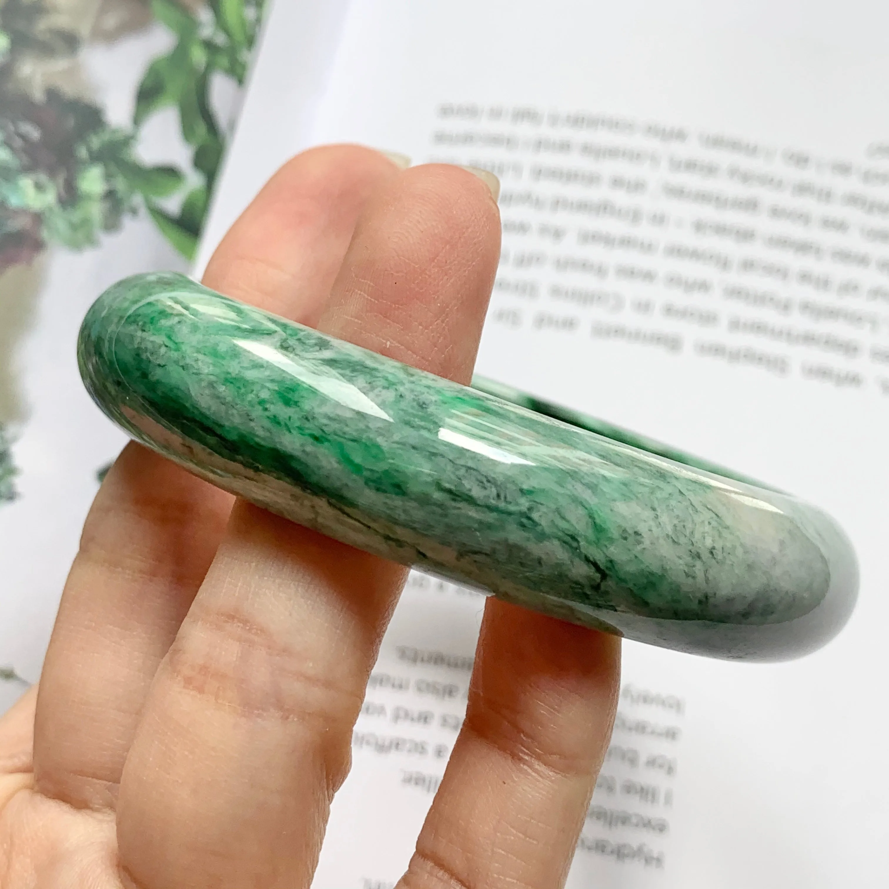 SOLD OUT: 59.7mm A-Grade Natural Marble Green Jadeite Modern Round Bangle No.151611