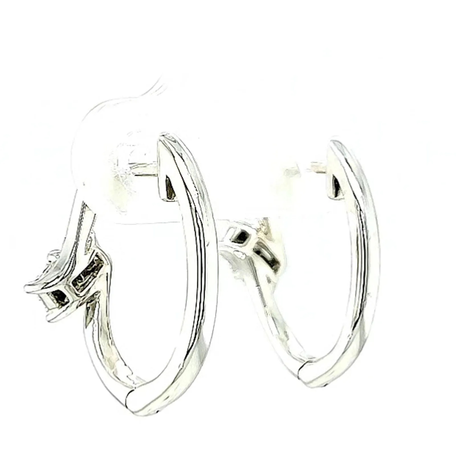 Tango Sterling Silver Round Brilliant Cut with 0.06 Carat tw of Diamonds Hoop Earrings