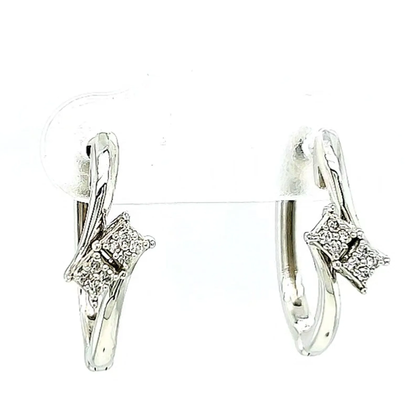 Tango Sterling Silver Round Brilliant Cut with 0.06 Carat tw of Diamonds Hoop Earrings