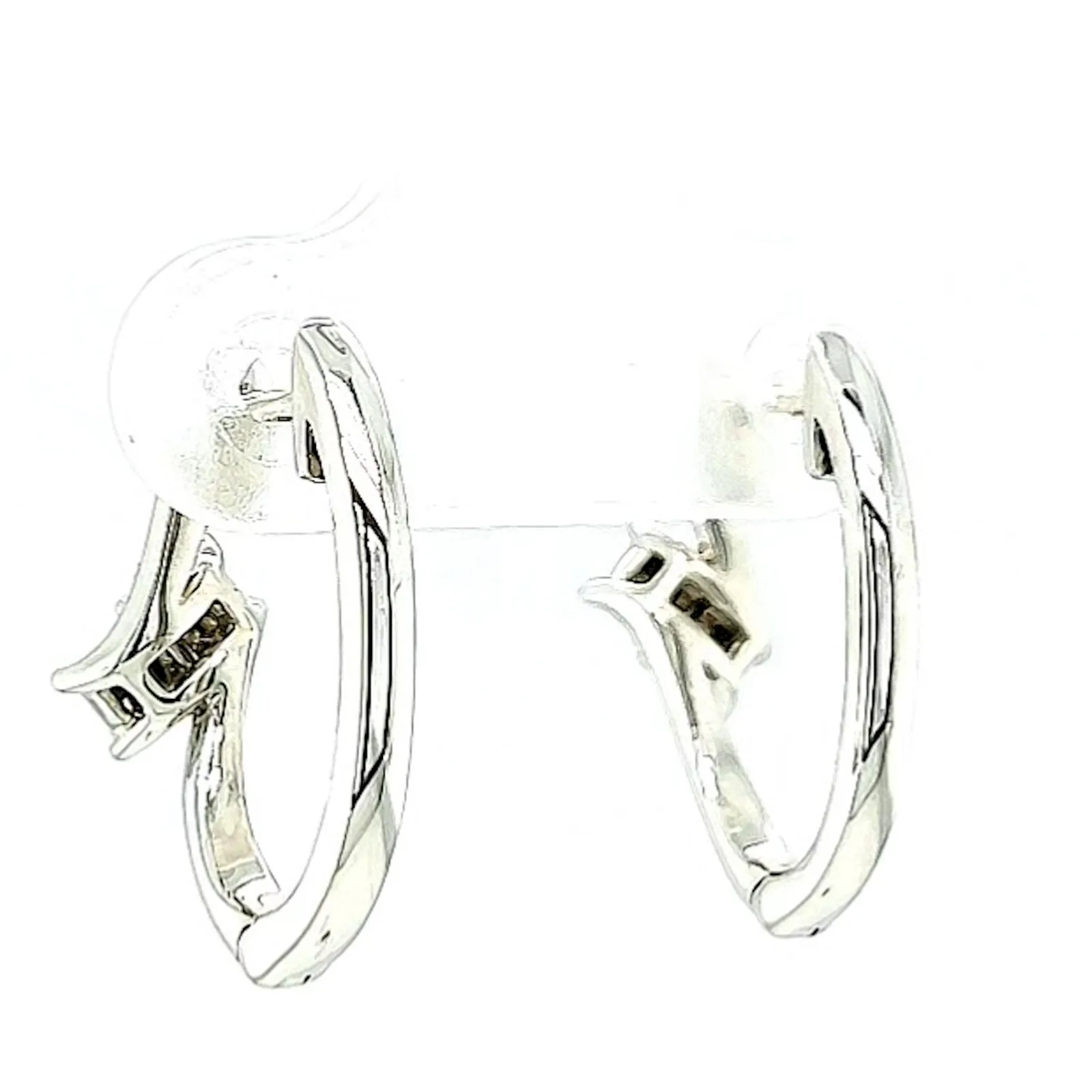 Tango Sterling Silver Round Brilliant Cut with 0.06 Carat tw of Diamonds Hoop Earrings