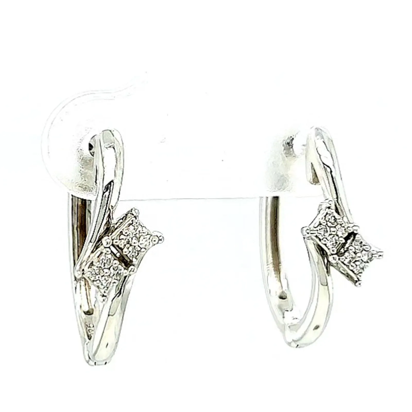 Tango Sterling Silver Round Brilliant Cut with 0.06 Carat tw of Diamonds Hoop Earrings