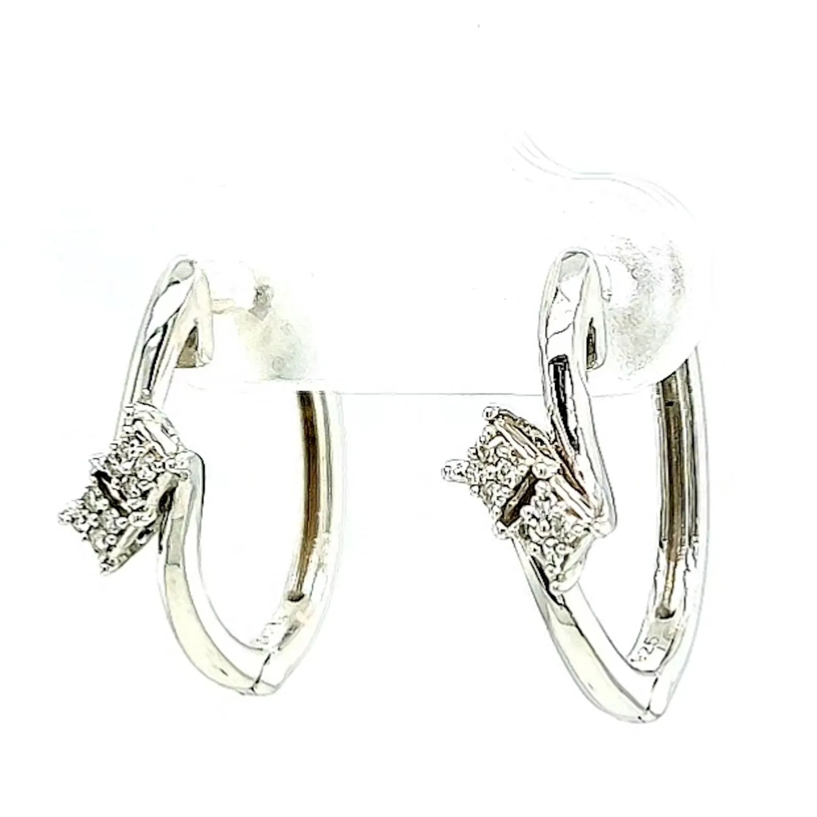 Tango Sterling Silver Round Brilliant Cut with 0.06 Carat tw of Diamonds Hoop Earrings