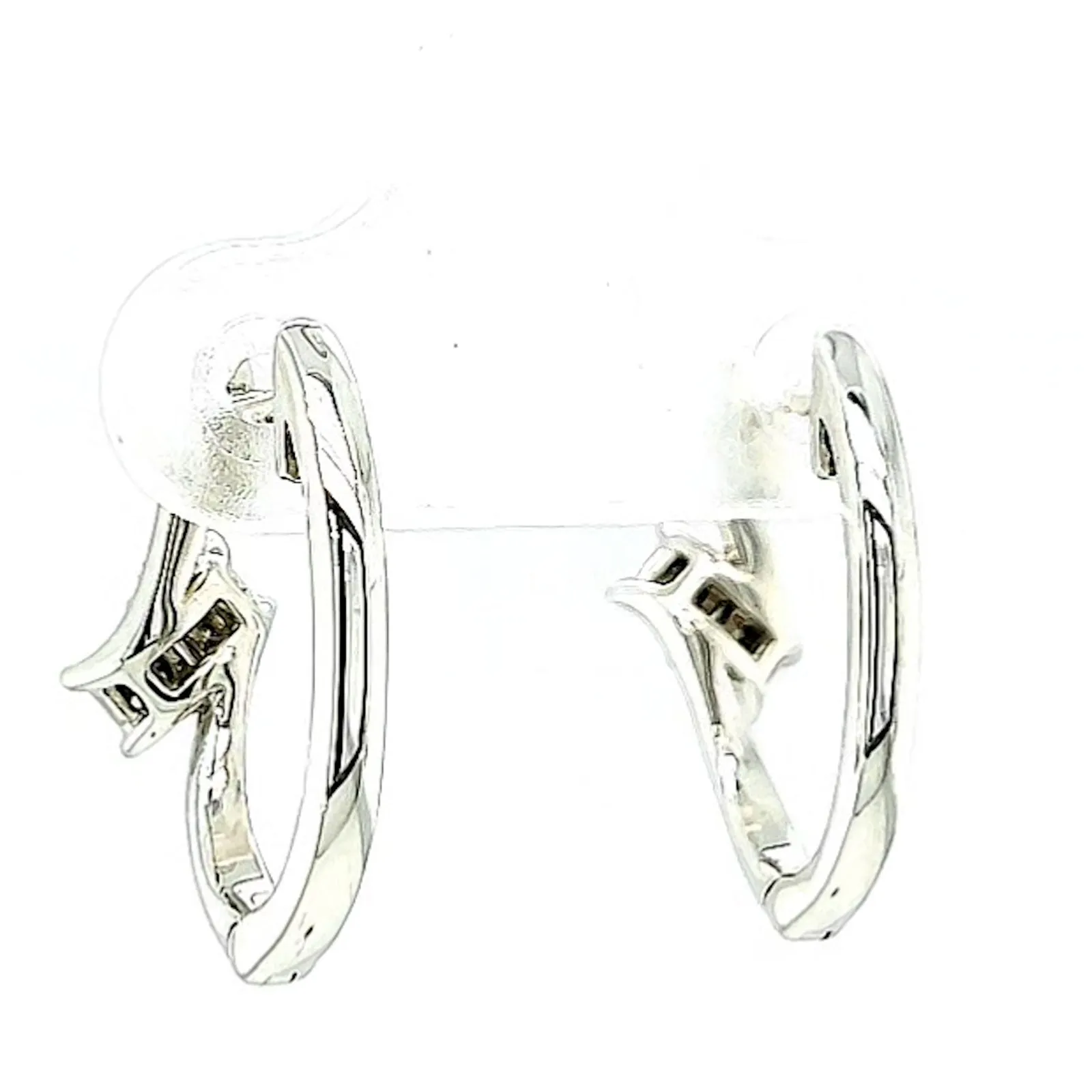 Tango Sterling Silver Round Brilliant Cut with 0.06 Carat tw of Diamonds Hoop Earrings