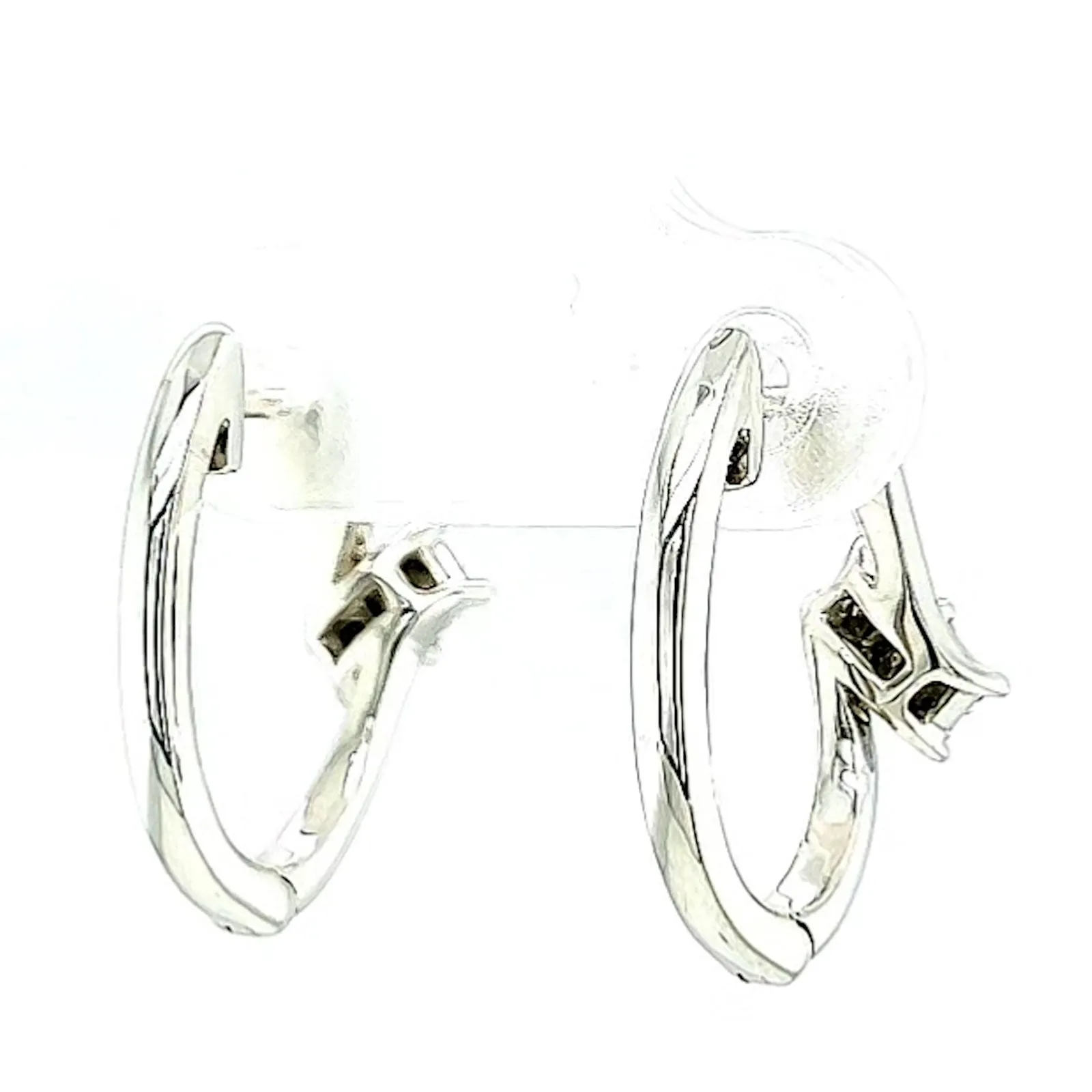 Tango Sterling Silver Round Brilliant Cut with 0.06 Carat tw of Diamonds Hoop Earrings