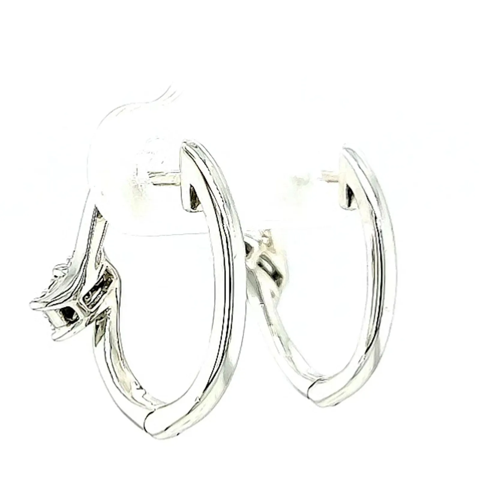 Tango Sterling Silver Round Brilliant Cut with 0.06 Carat tw of Diamonds Hoop Earrings
