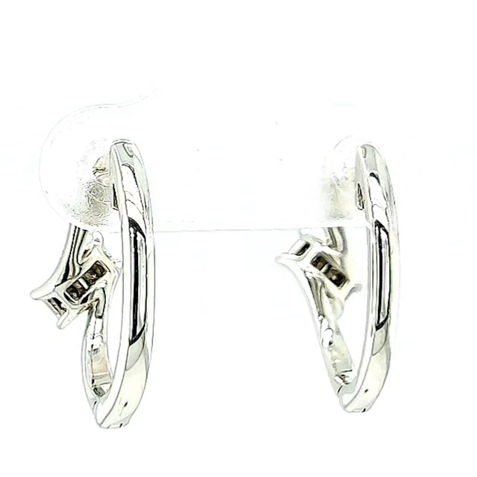 Tango Sterling Silver Round Brilliant Cut with 0.06 Carat tw of Diamonds Hoop Earrings