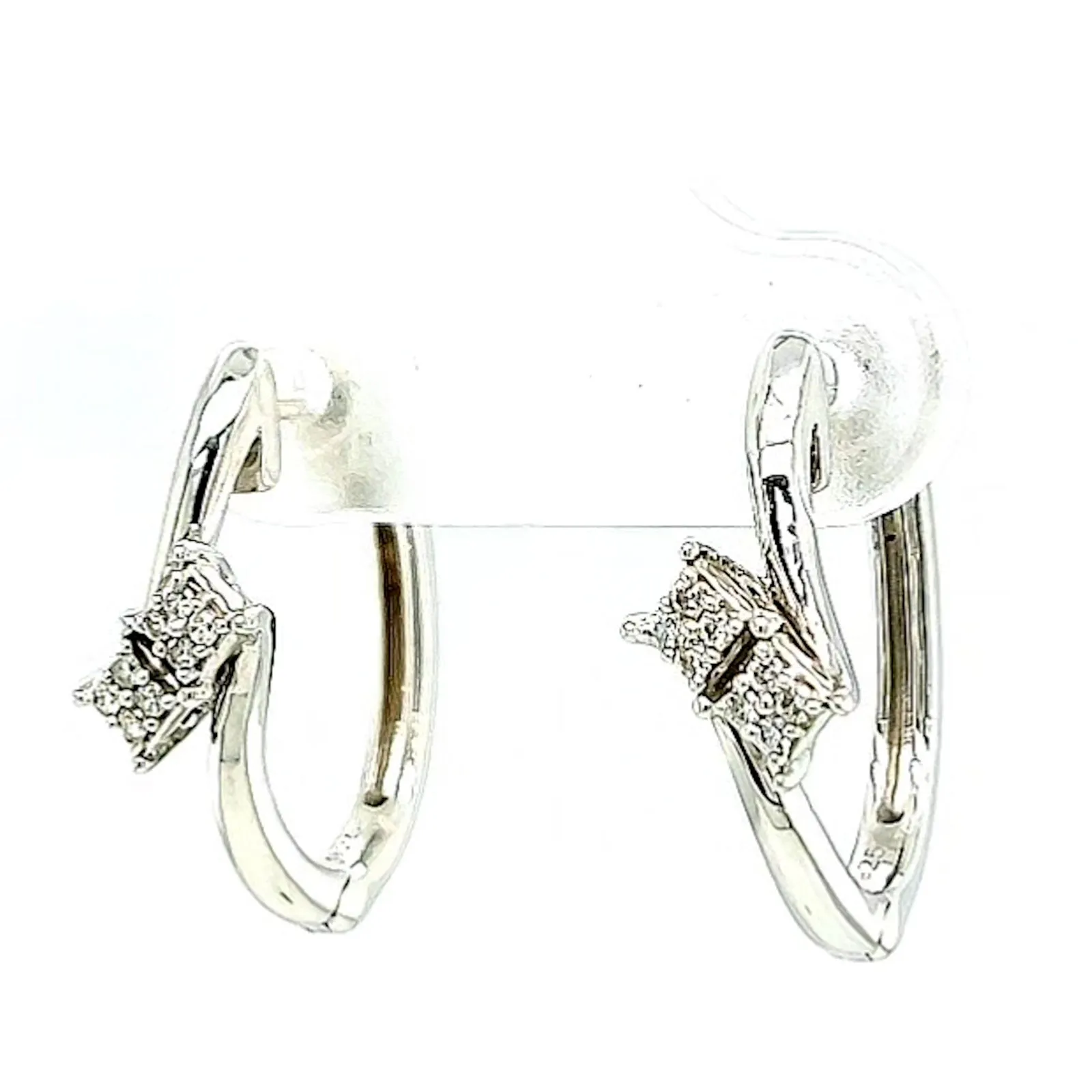Tango Sterling Silver Round Brilliant Cut with 0.06 Carat tw of Diamonds Hoop Earrings