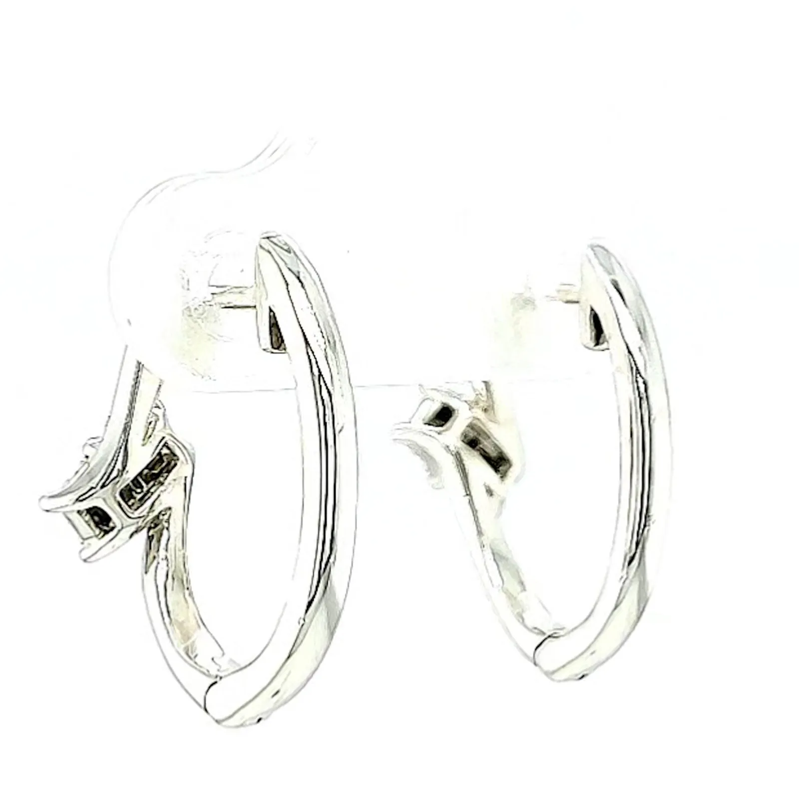 Tango Sterling Silver Round Brilliant Cut with 0.06 Carat tw of Diamonds Hoop Earrings