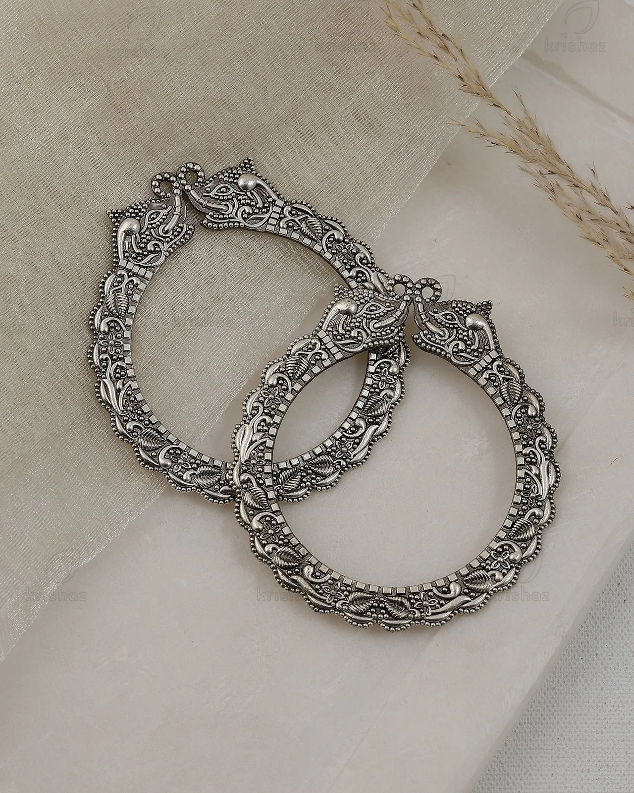 Vidyut Pair Of Bangles