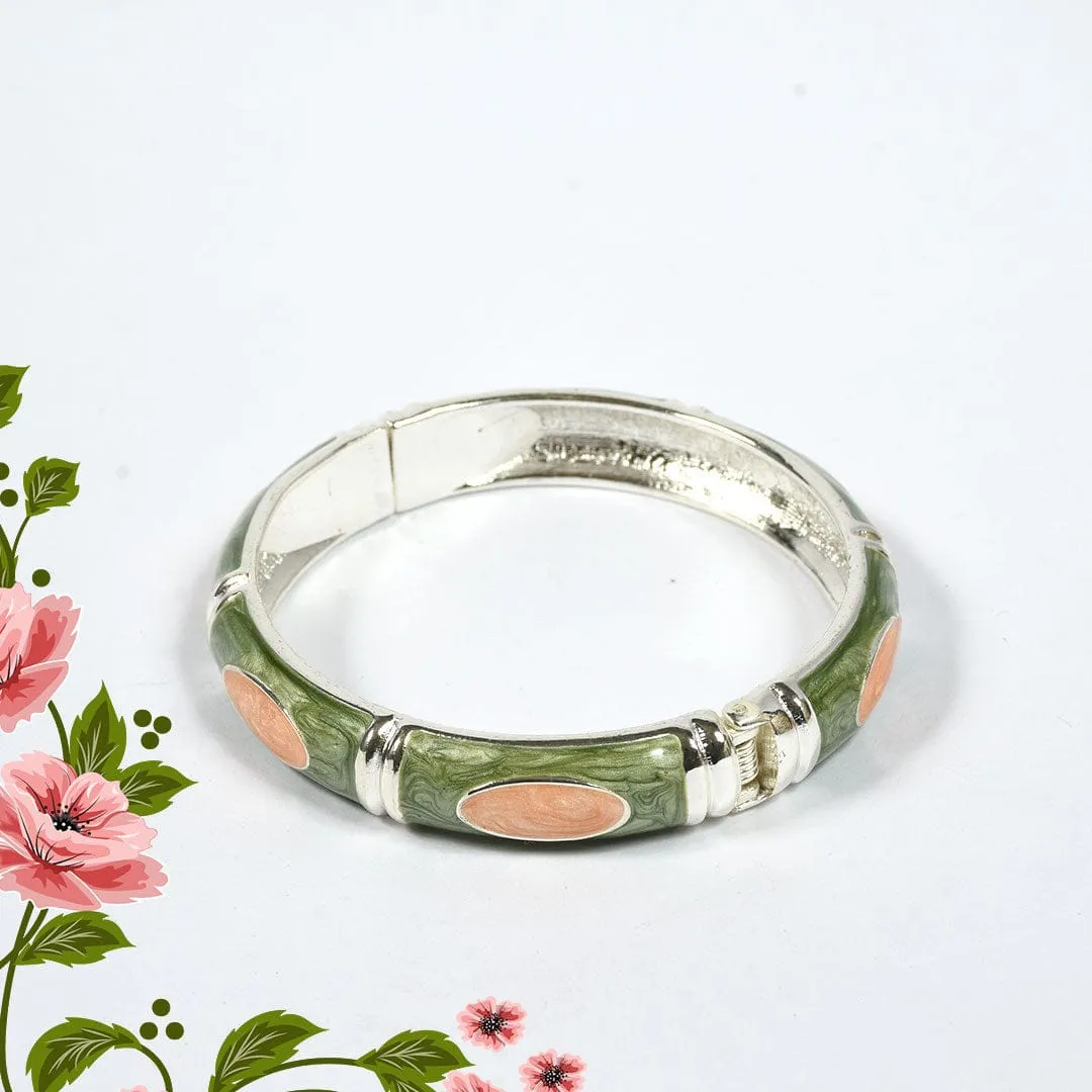 WOMEN MODERN CLUTCH BANGLE